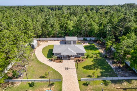 A home in DeFuniak Springs