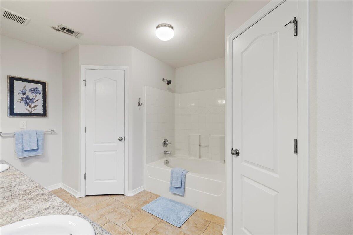 CREETWOOD VILLAGE - Residential