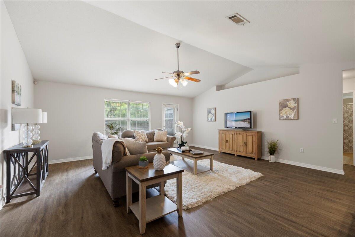 CREETWOOD VILLAGE - Residential