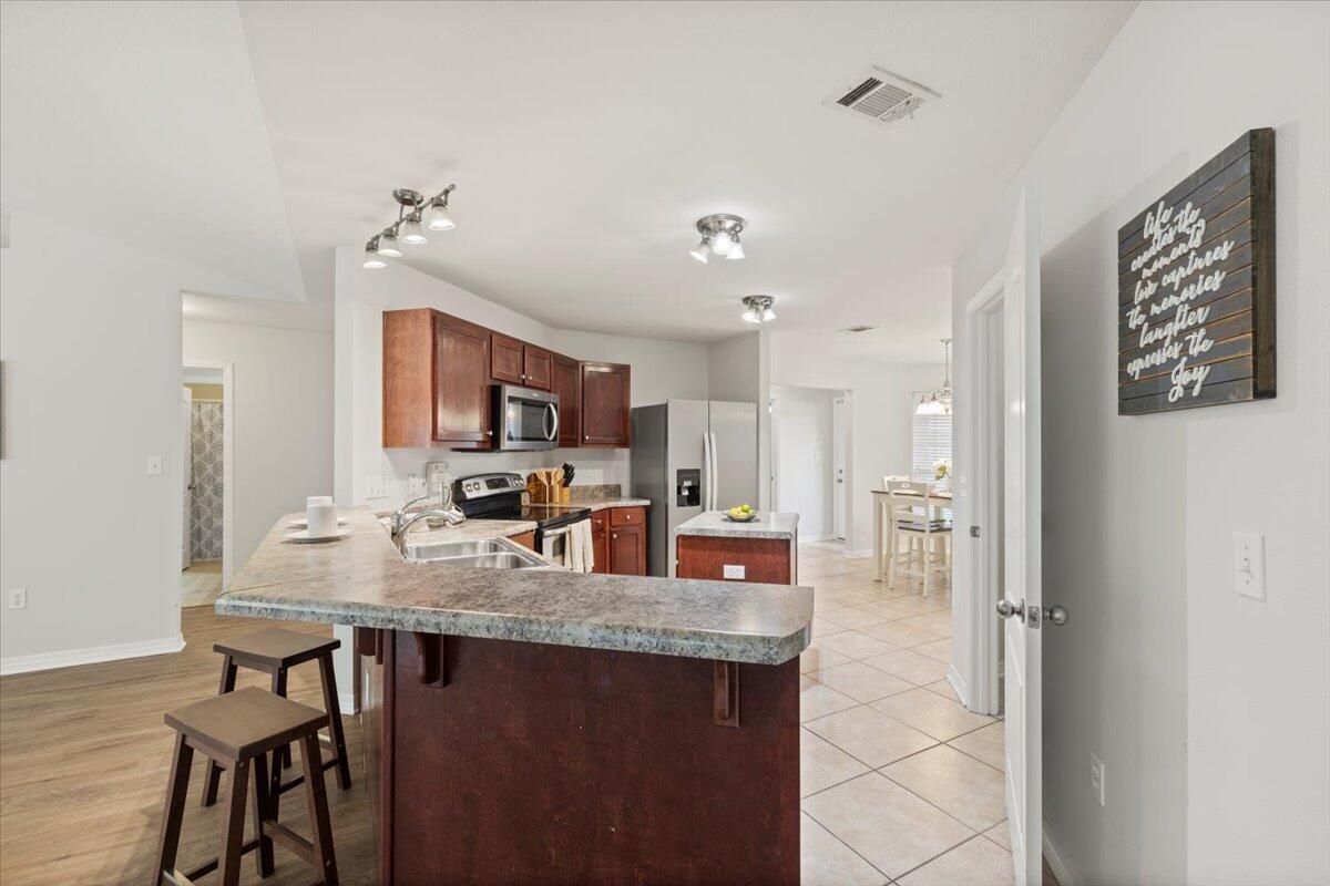 CREETWOOD VILLAGE - Residential