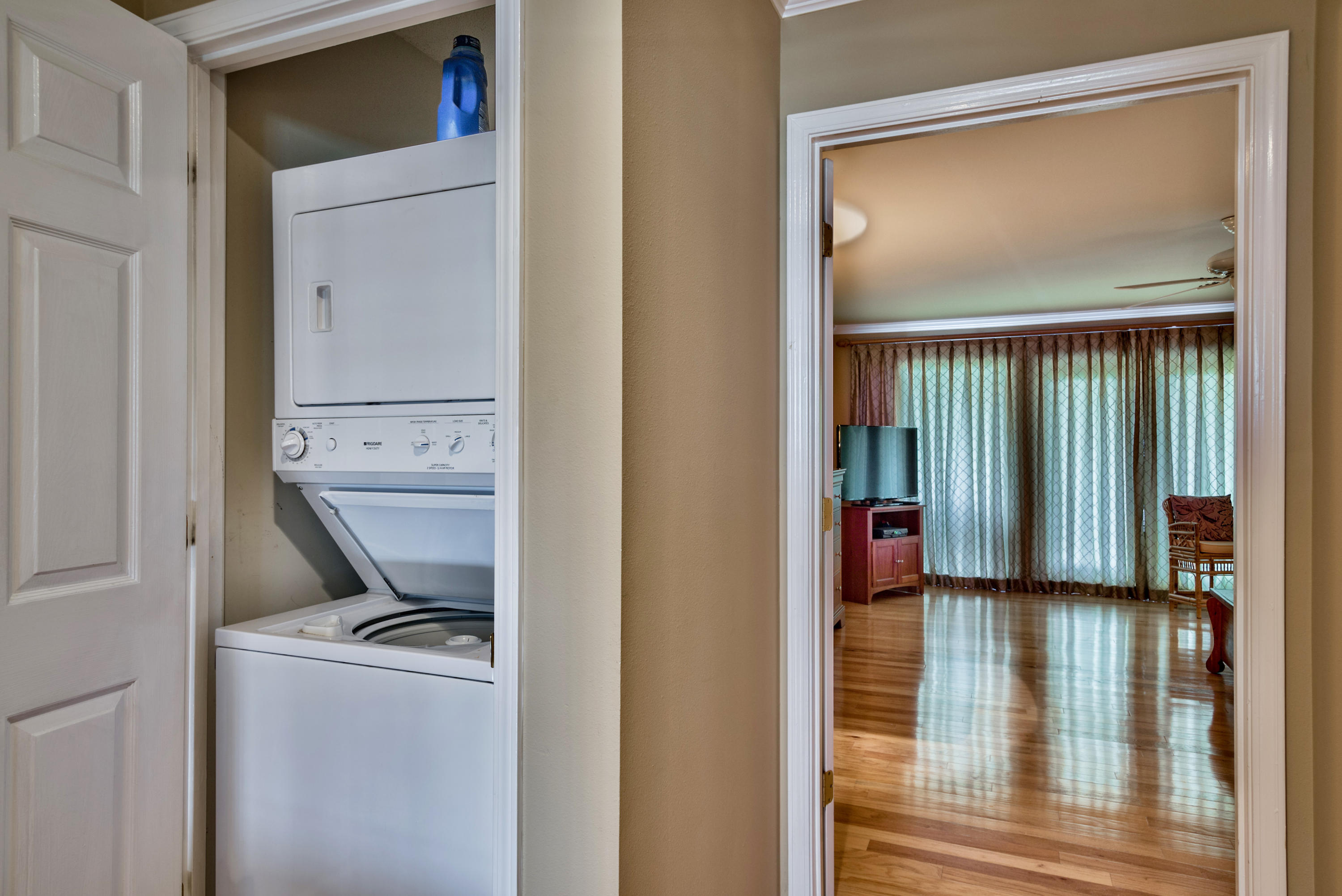 Seascape Condo Phase 7 - Residential