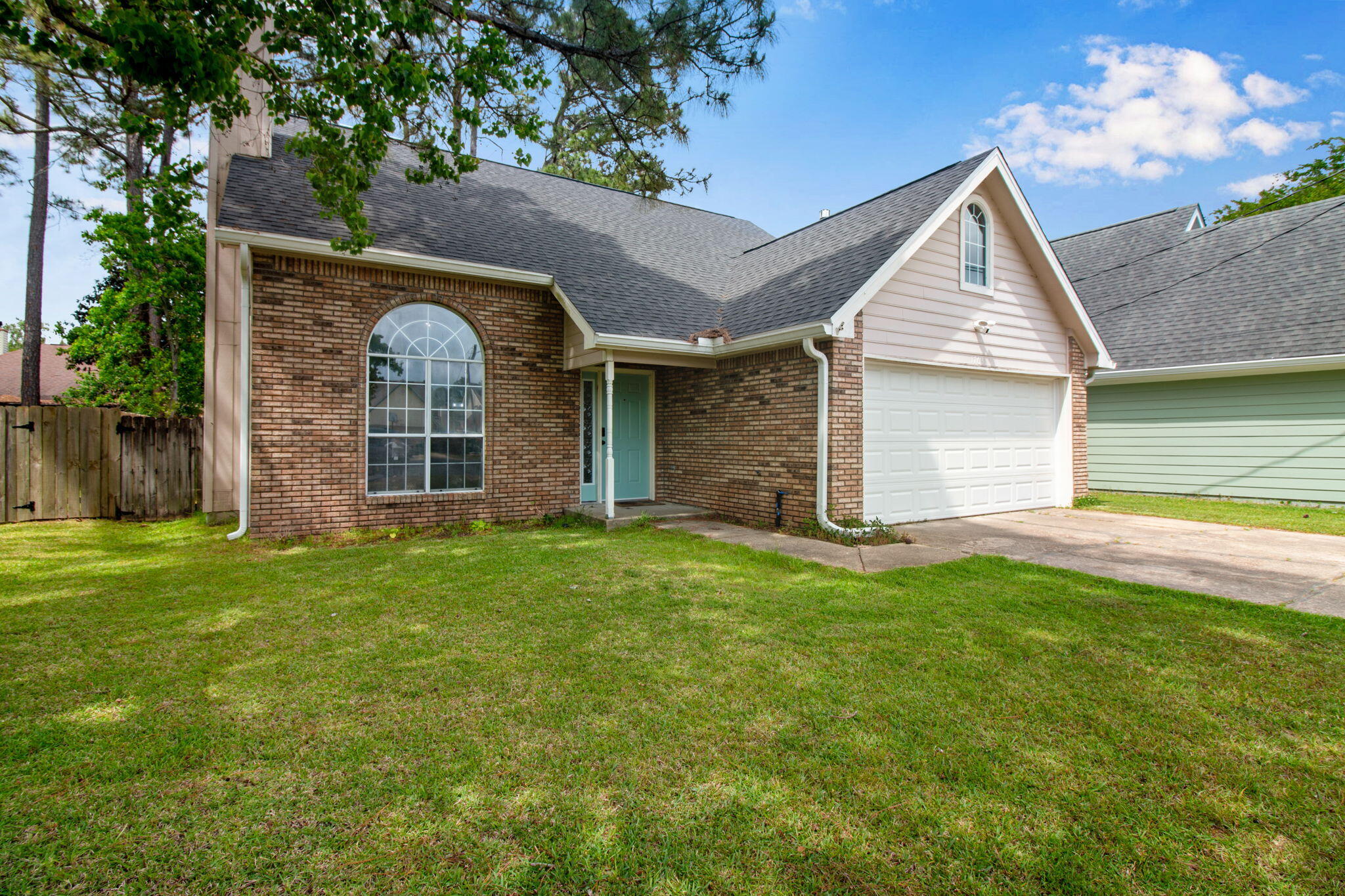 VILLAGE WEST - Residential