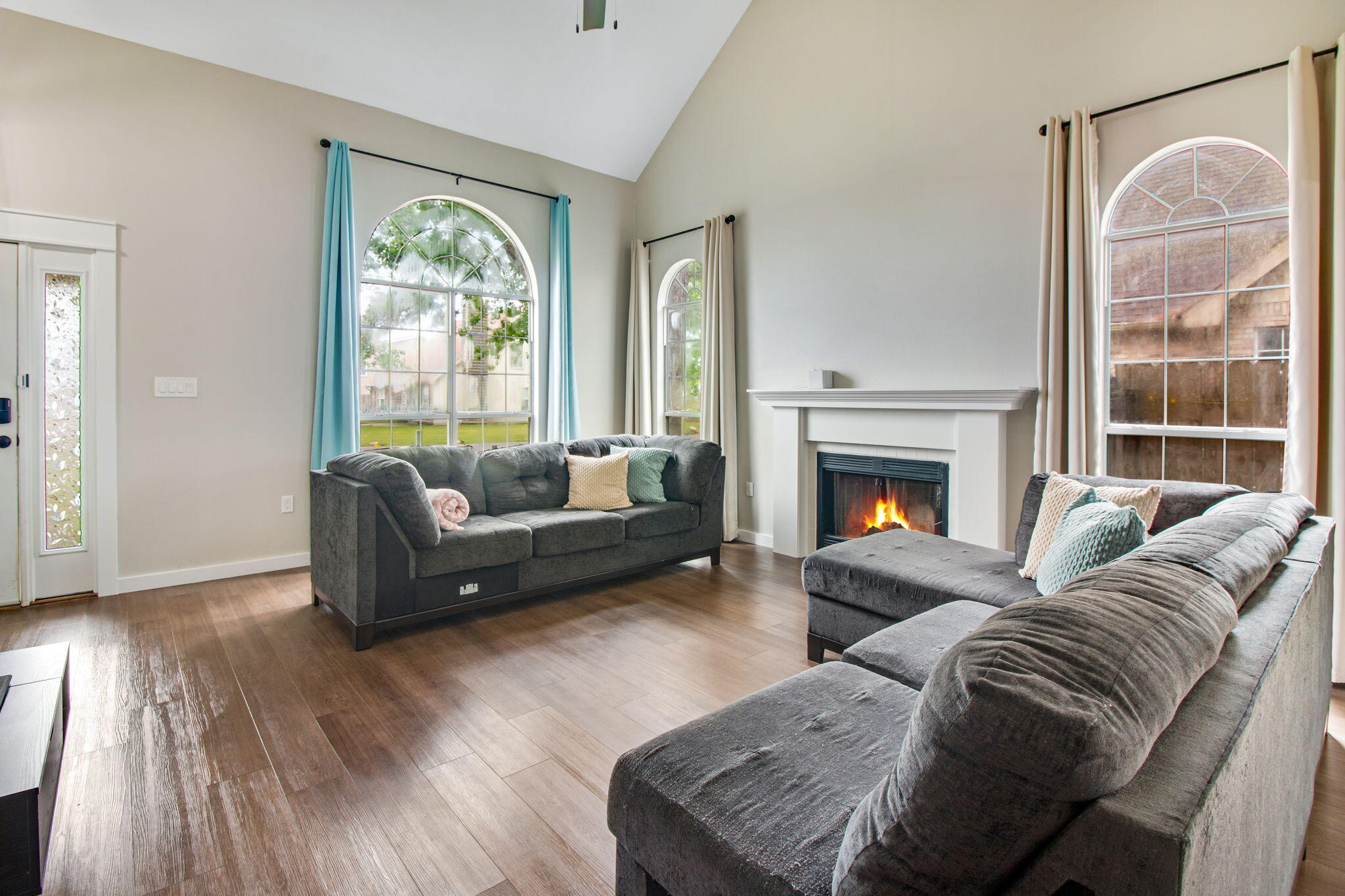 VILLAGE WEST - Residential