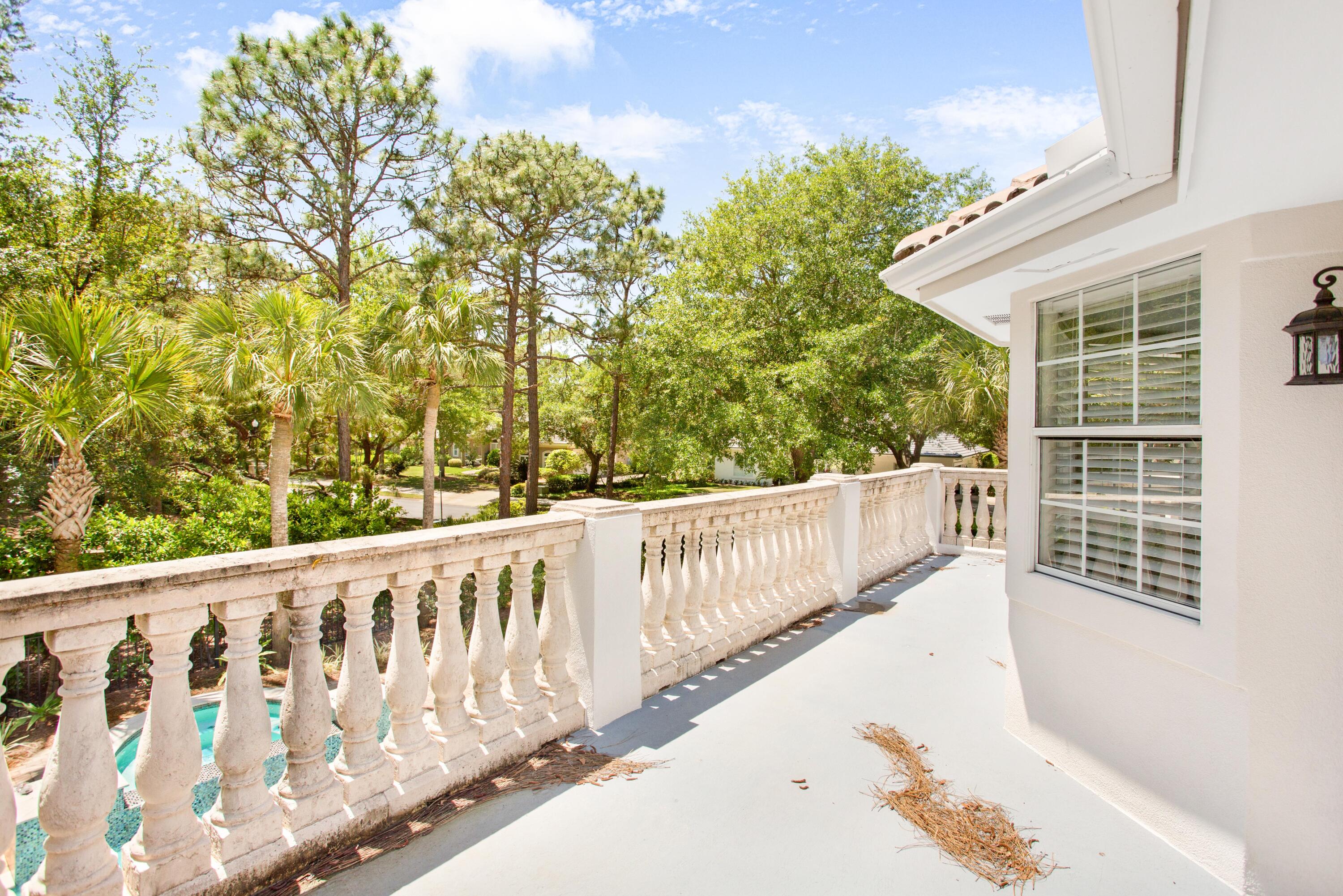 BAYTOWNE AVE EAST - Residential