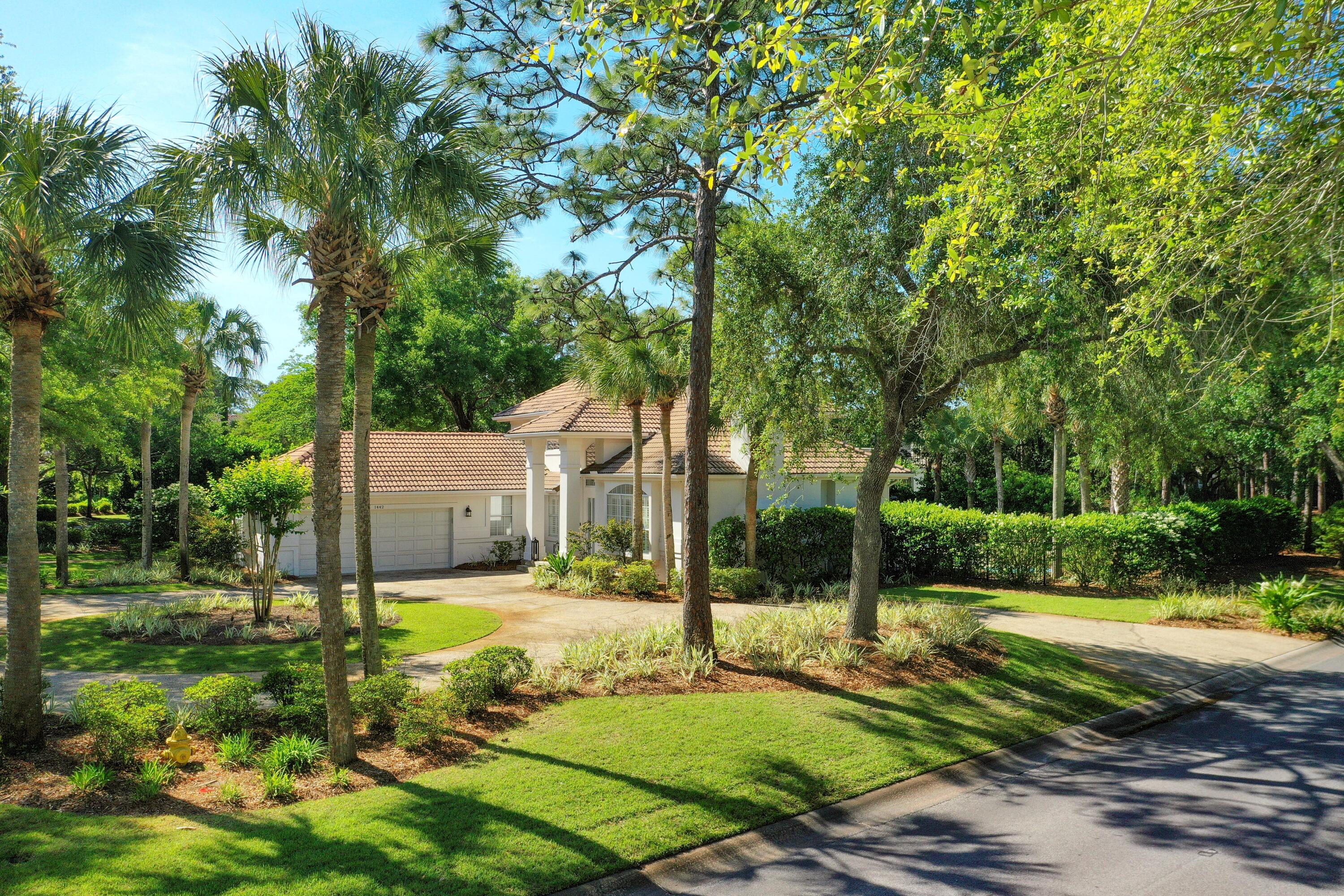 BAYTOWNE AVE EAST - Residential