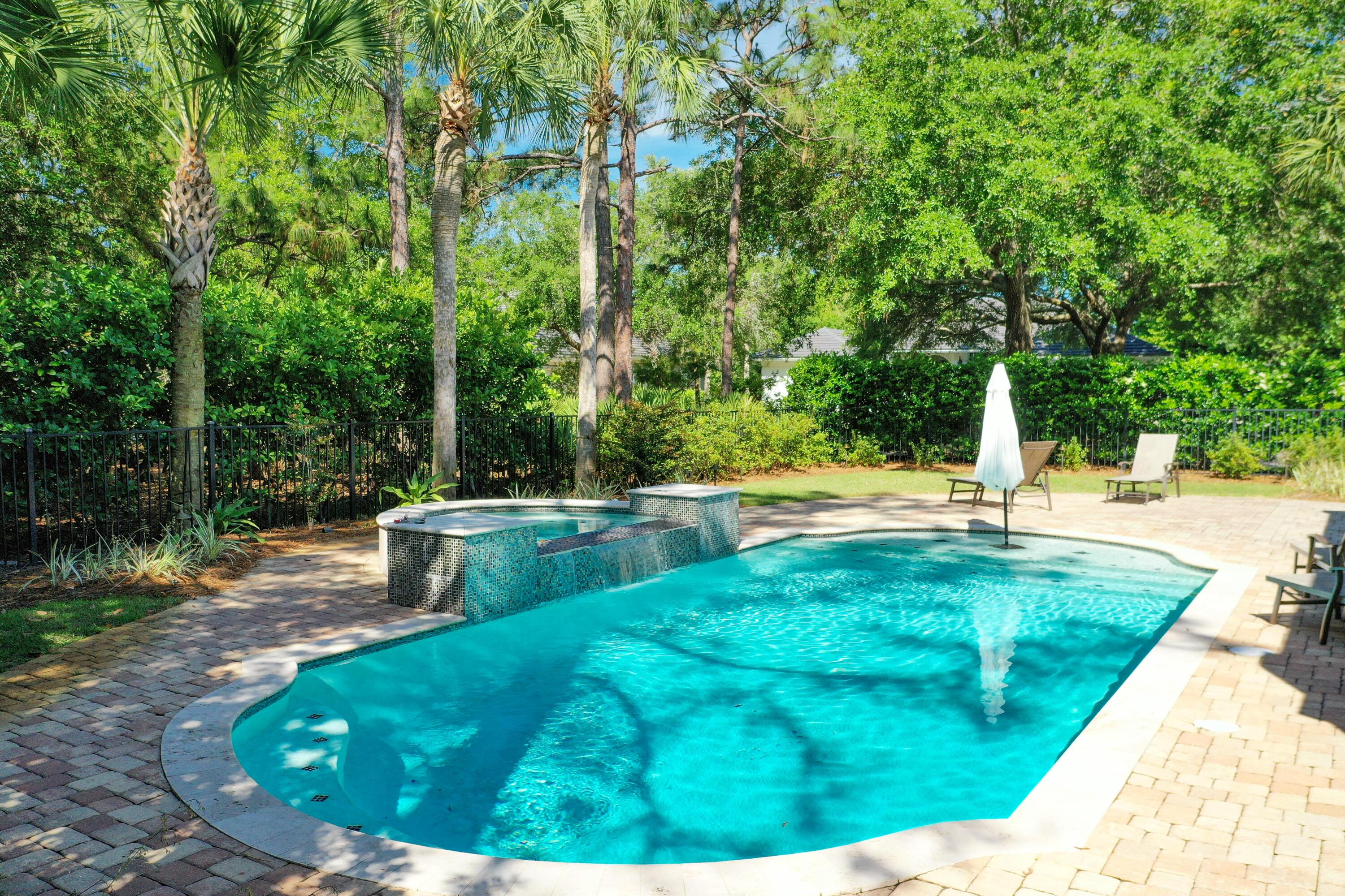 BAYTOWNE AVE EAST - Residential