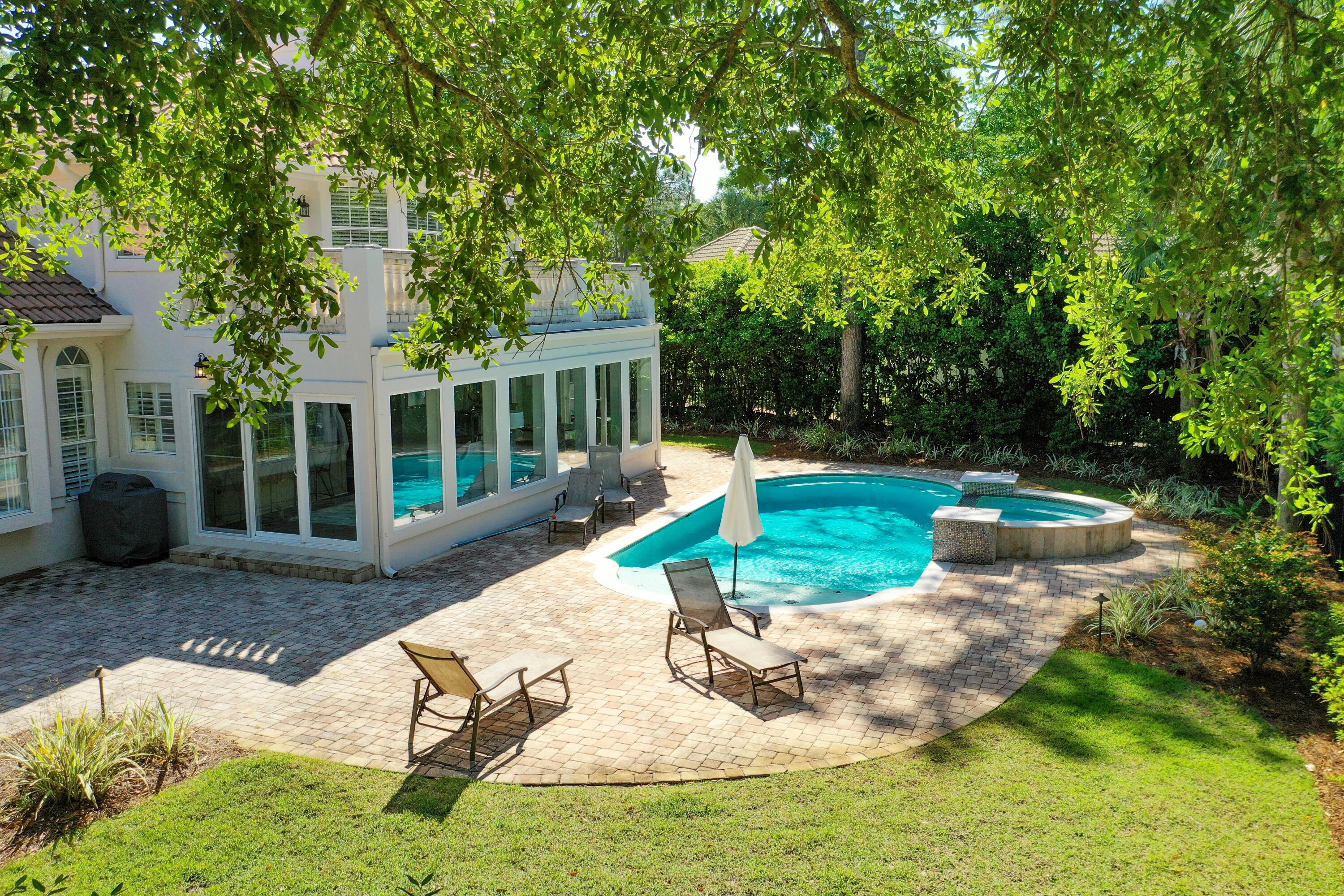 BAYTOWNE AVE EAST - Residential