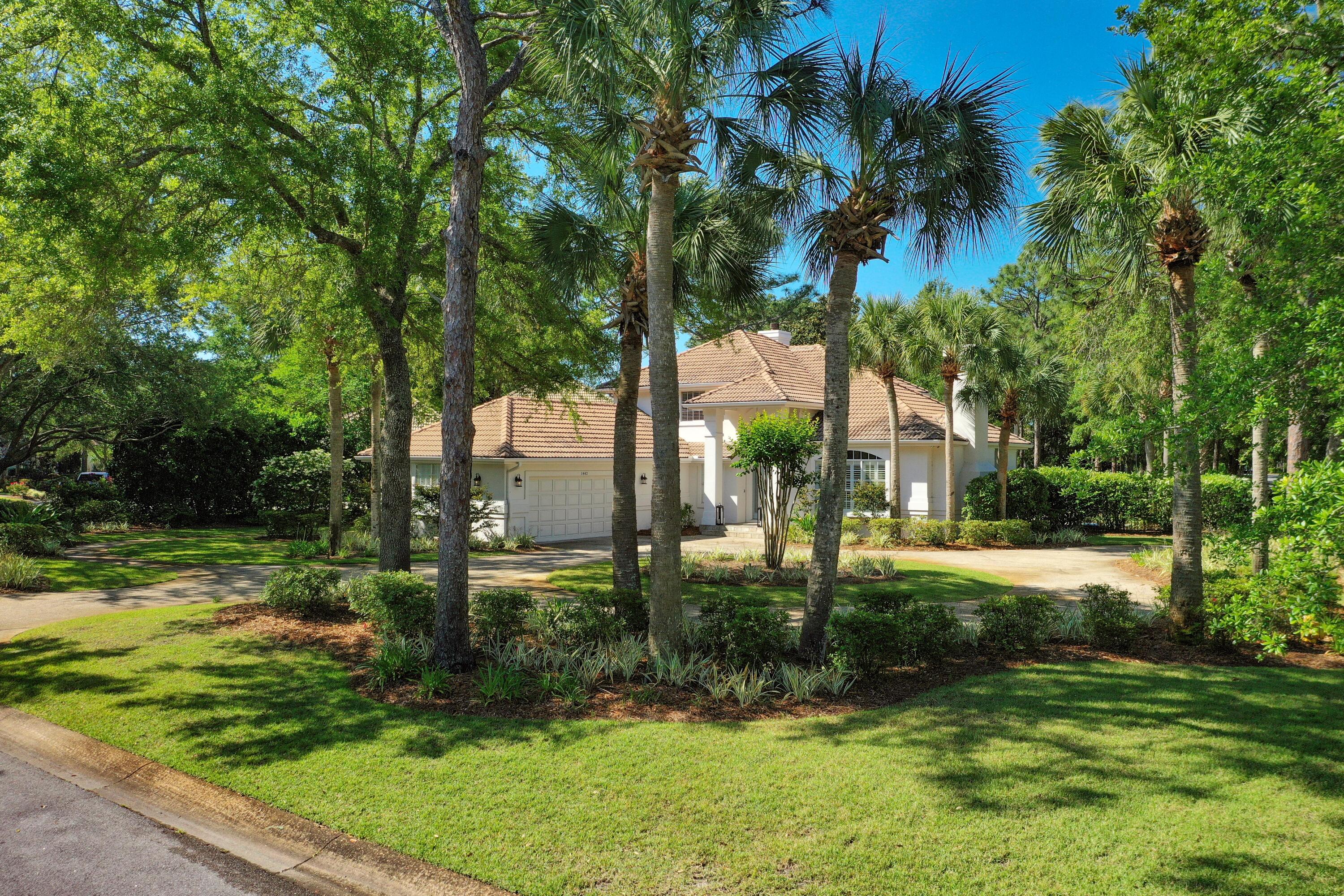 BAYTOWNE AVE EAST - Residential