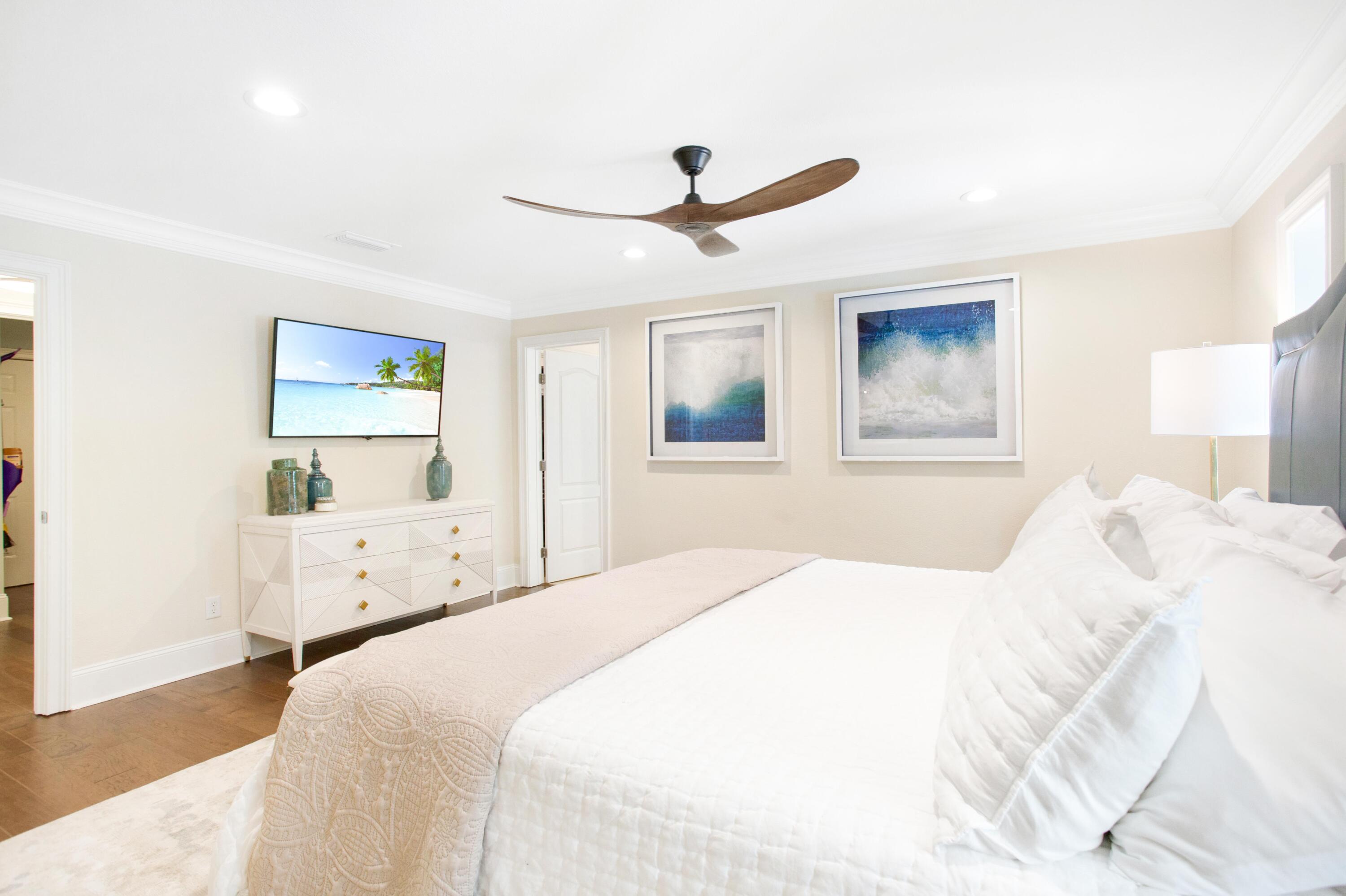 BAYTOWNE AVE EAST - Residential