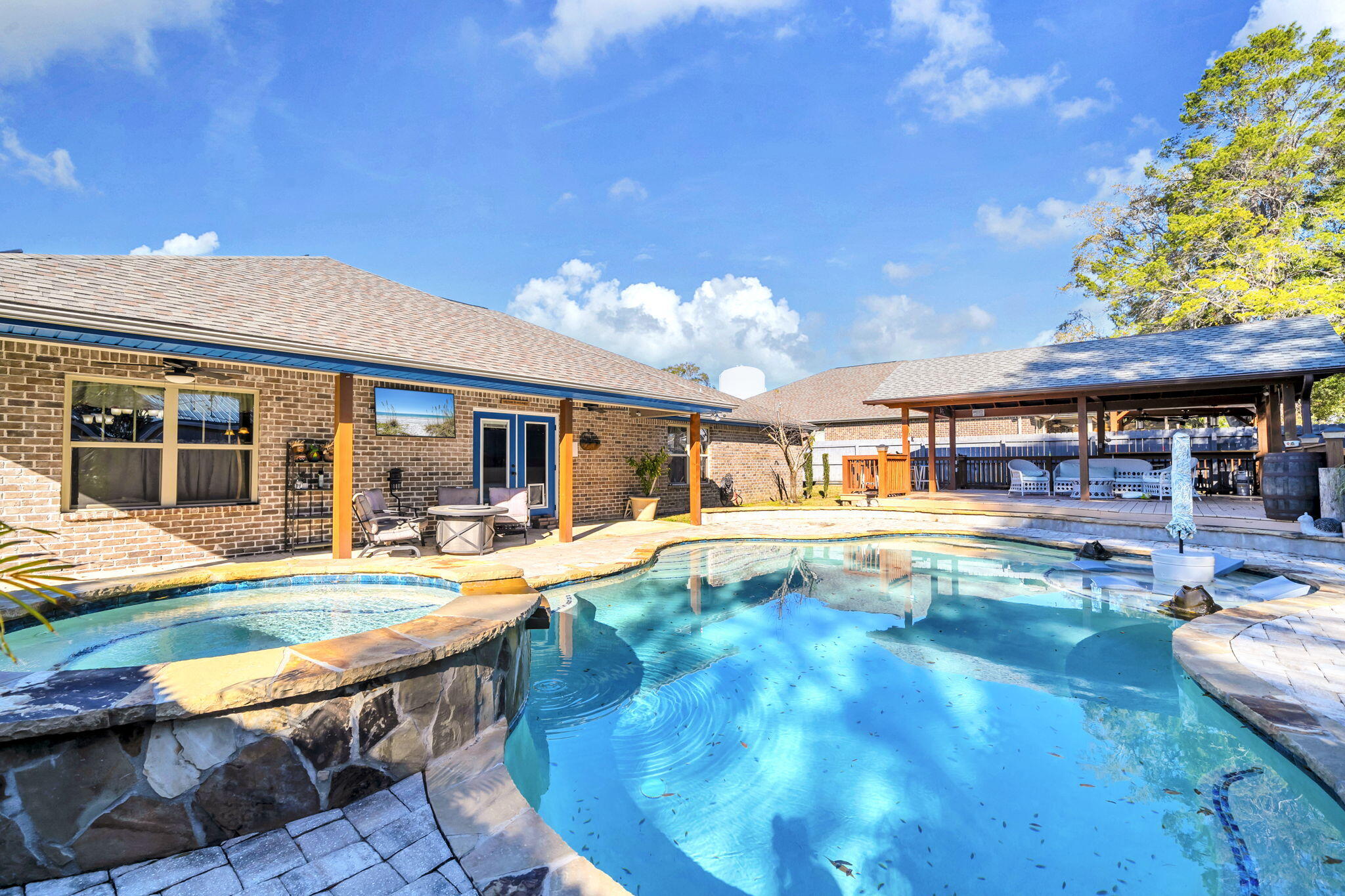 SCHOOLVIEW - Residential