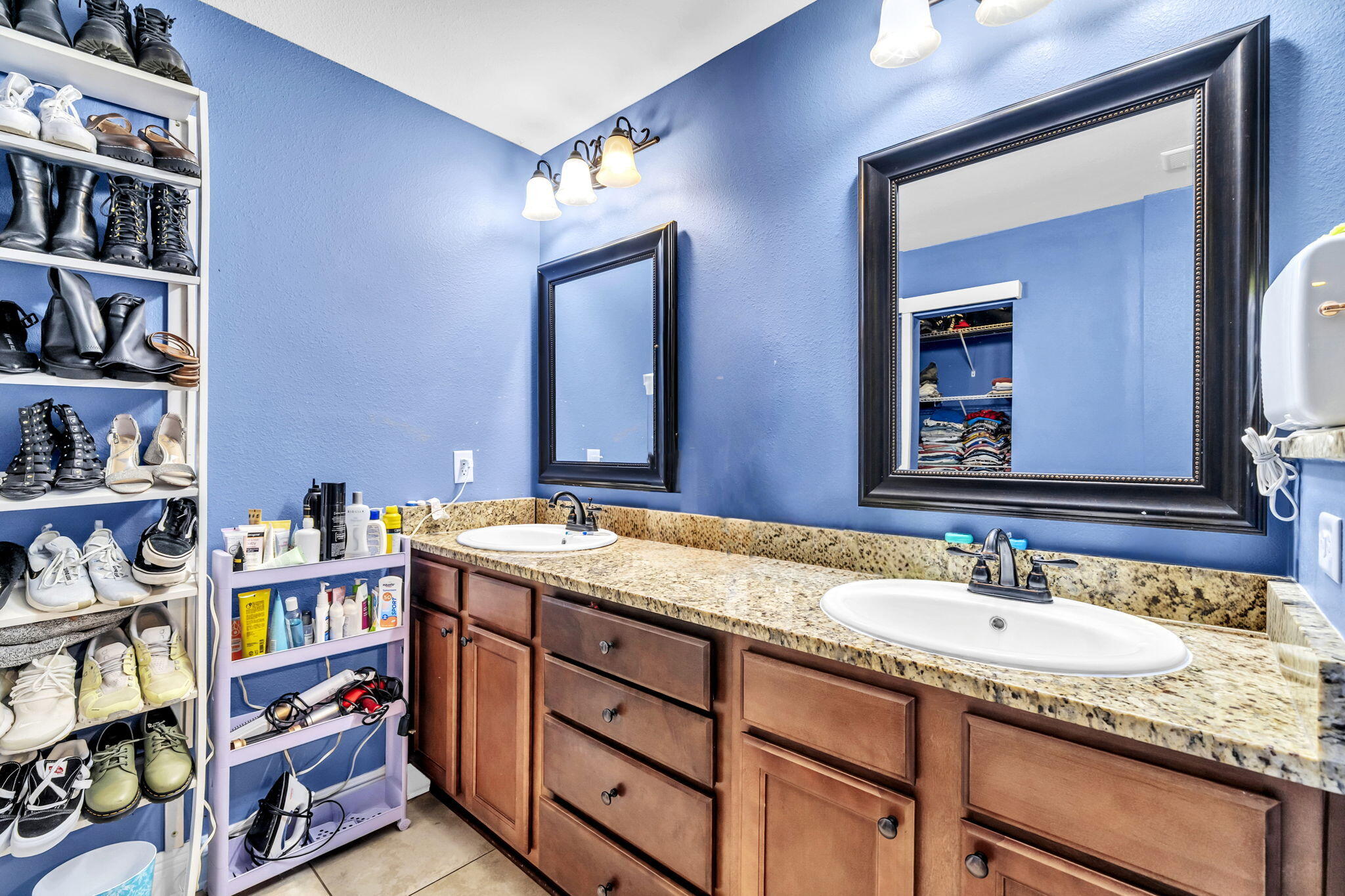 SCHOOLVIEW - Residential