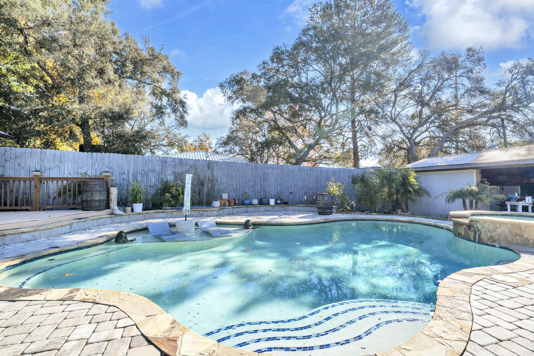 SCHOOLVIEW - Residential