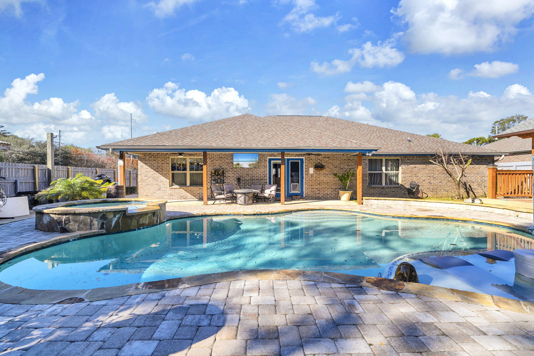 SCHOOLVIEW - Residential