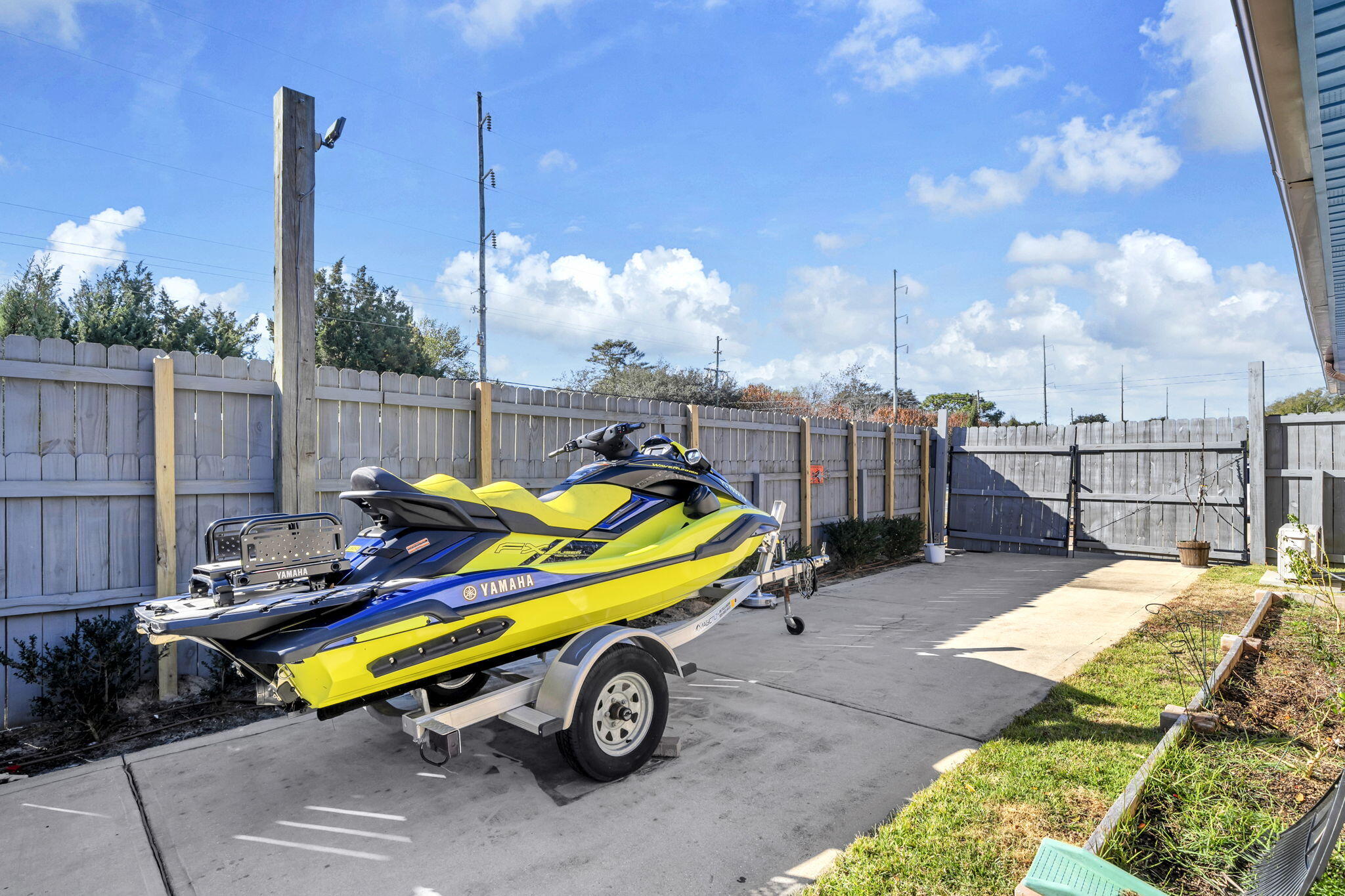 SCHOOLVIEW - Residential