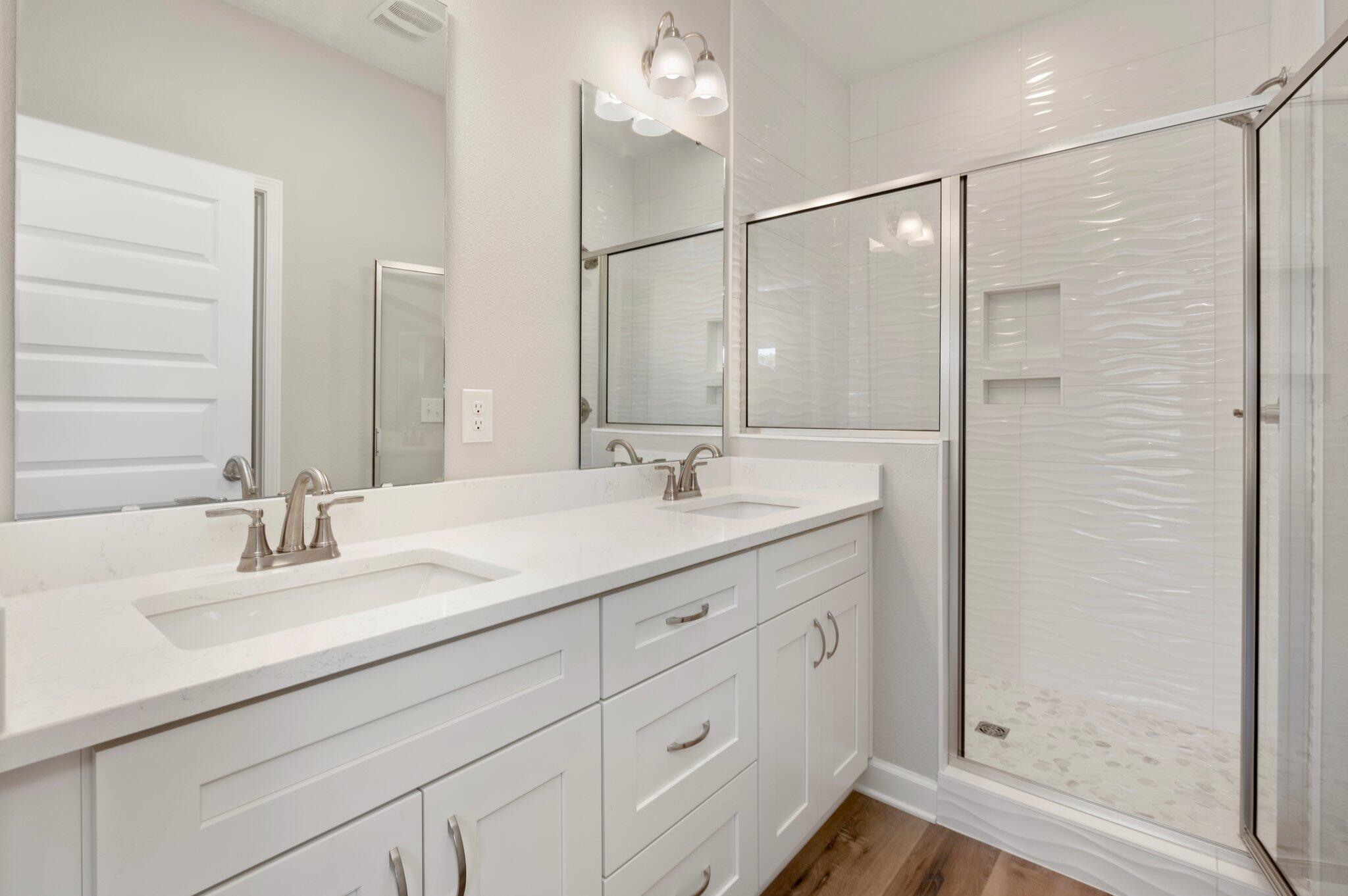 LAGRANGE LANDING - Residential