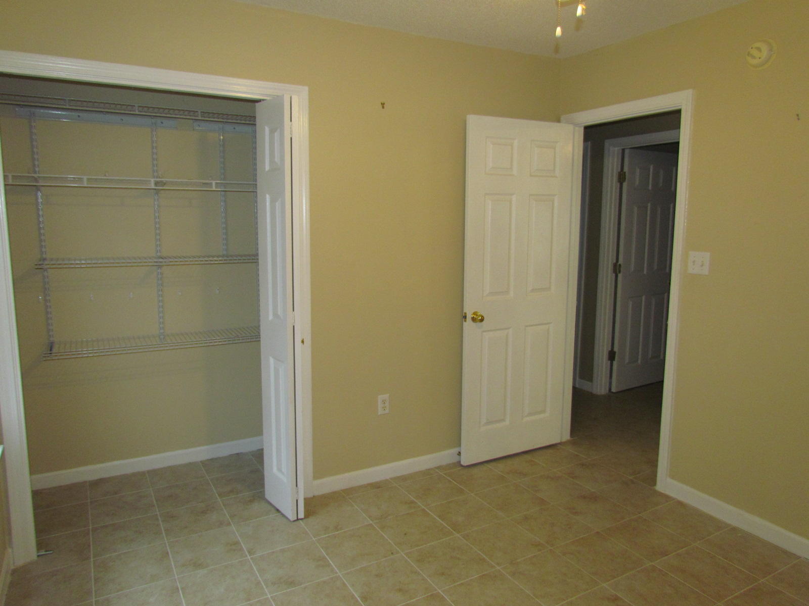 CREEKSIDE - Residential Lease