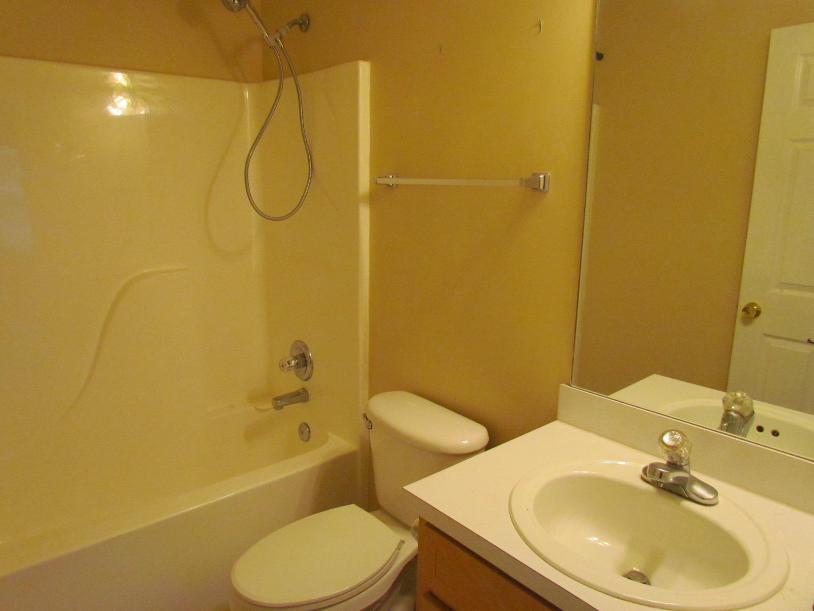 CREEKSIDE - Residential Lease