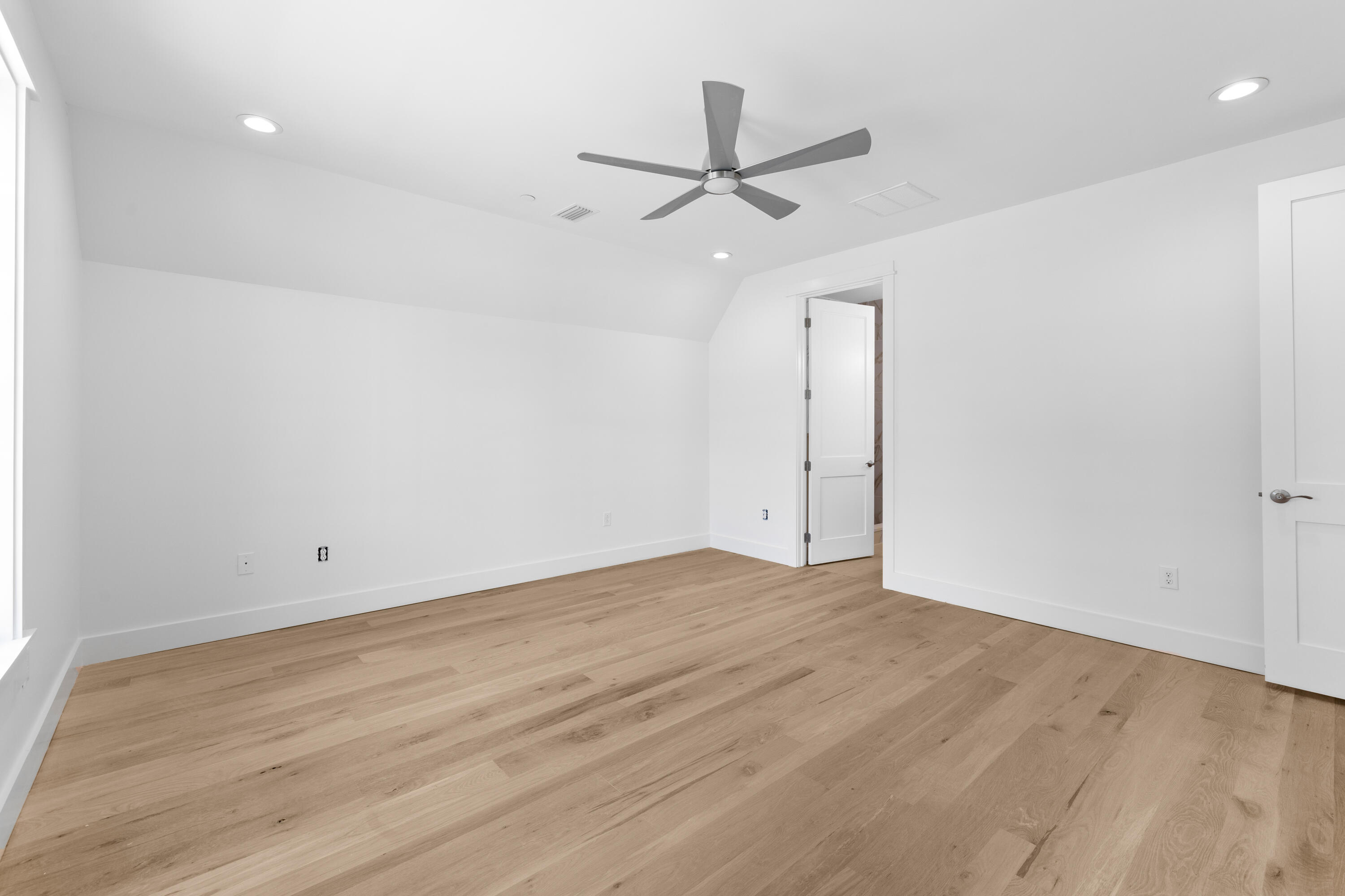 WILD HERON - Residential