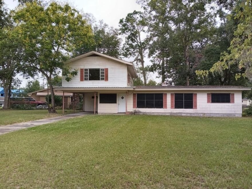 This is a great cash only investor opportunity property, it needs complete remodel and updating. Large home on extra large corner lot.  Possible 5 bedrooms, in town, close to shopping and schools in a desirable neighborhood call/text Christy850-797-1427 for showing appt. family member will be present and provide access. no appliances