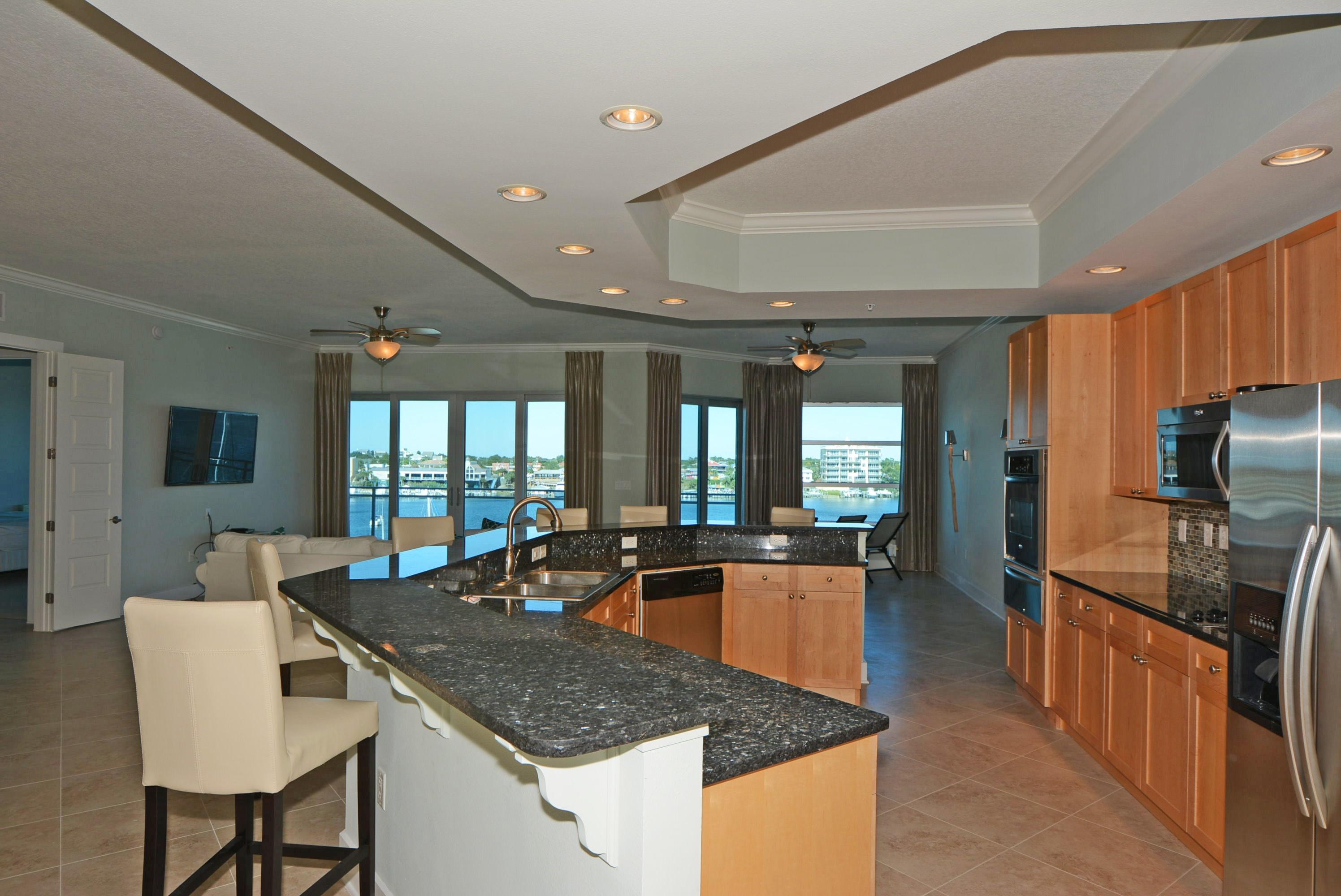 HARBOR LIGHTS - Residential