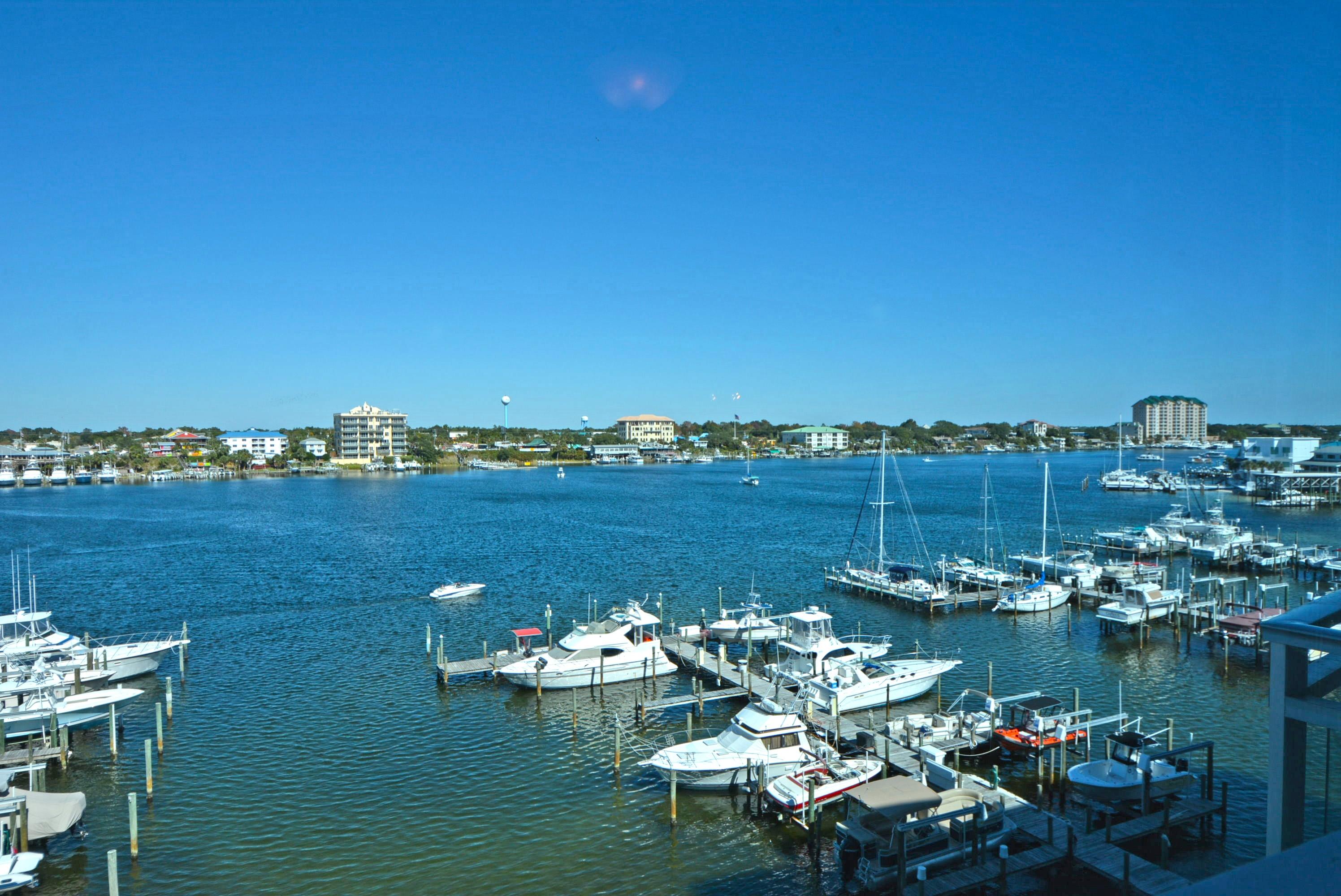 HARBOR LIGHTS - Residential