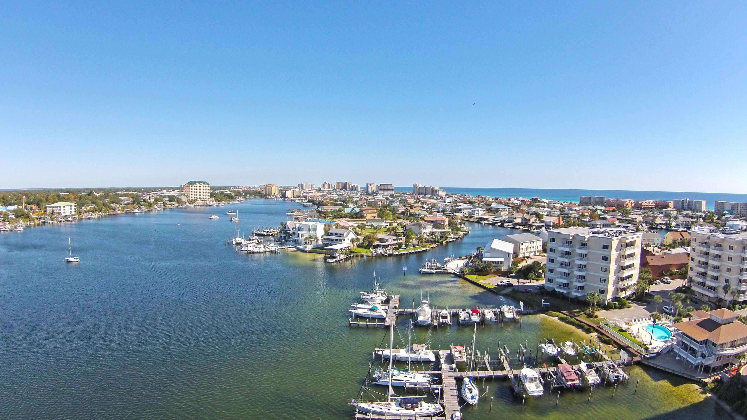 HARBOR LIGHTS - Residential