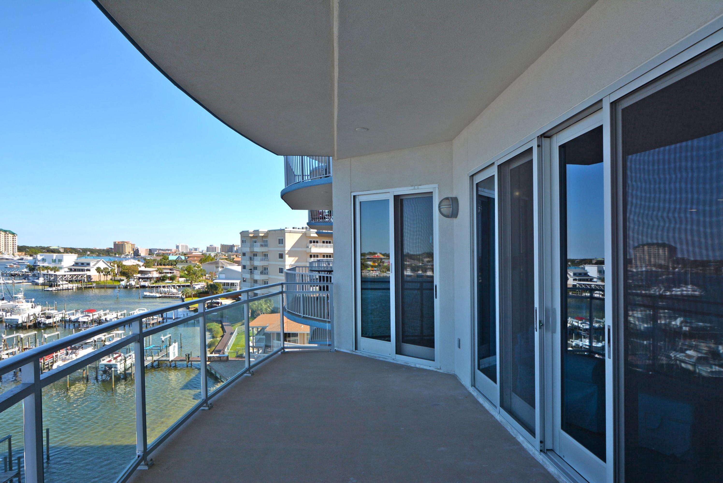HARBOR LIGHTS - Residential