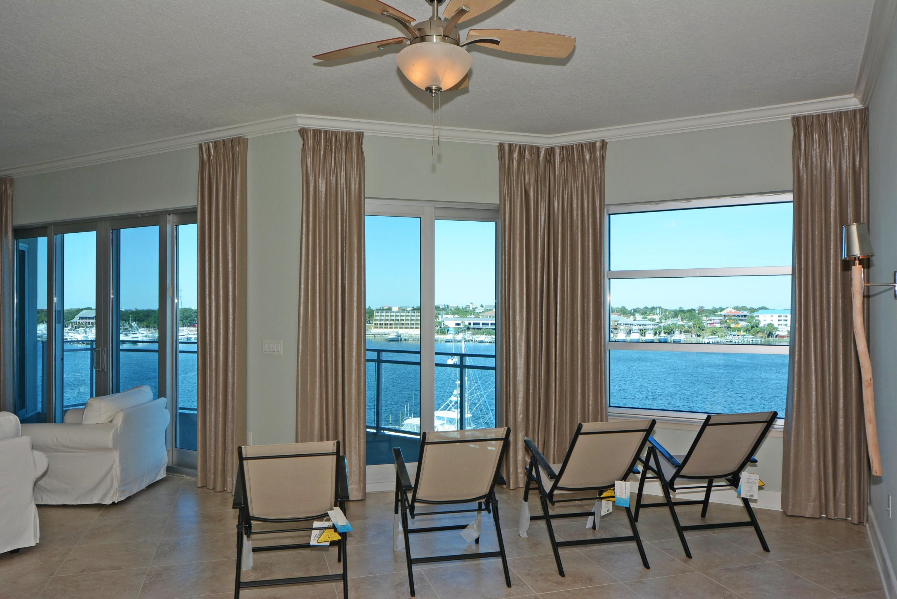 HARBOR LIGHTS - Residential
