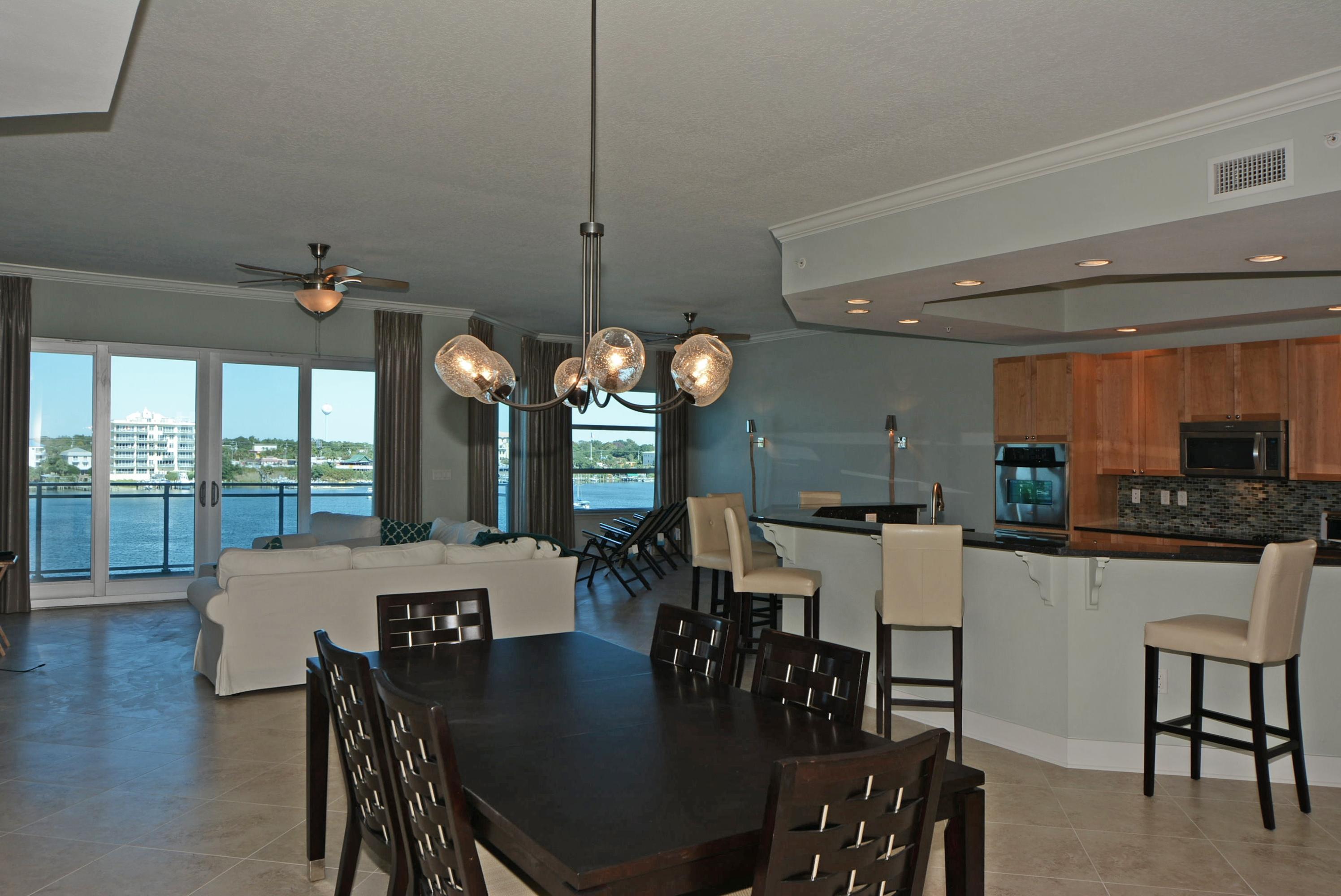 HARBOR LIGHTS - Residential