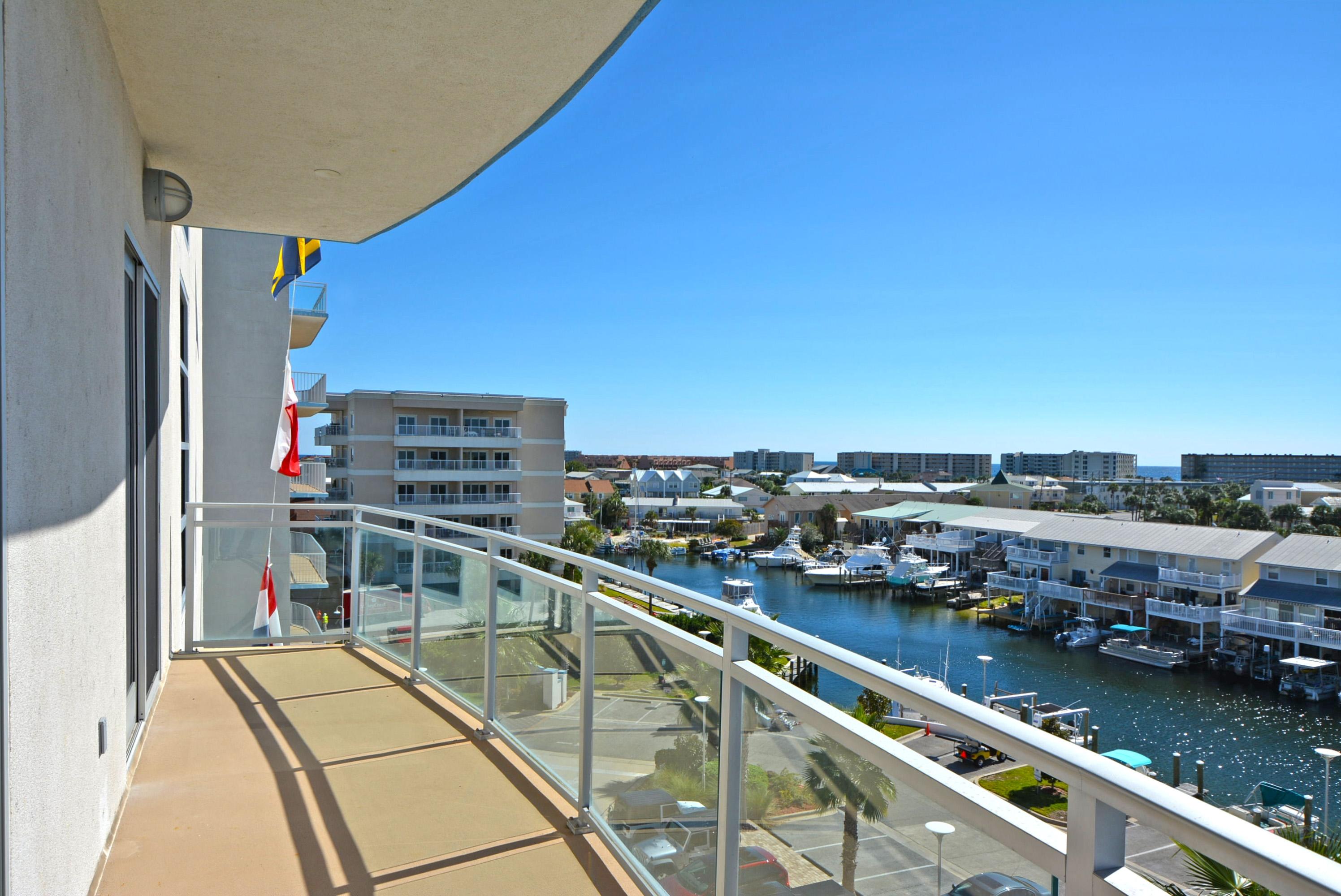 HARBOR LIGHTS - Residential