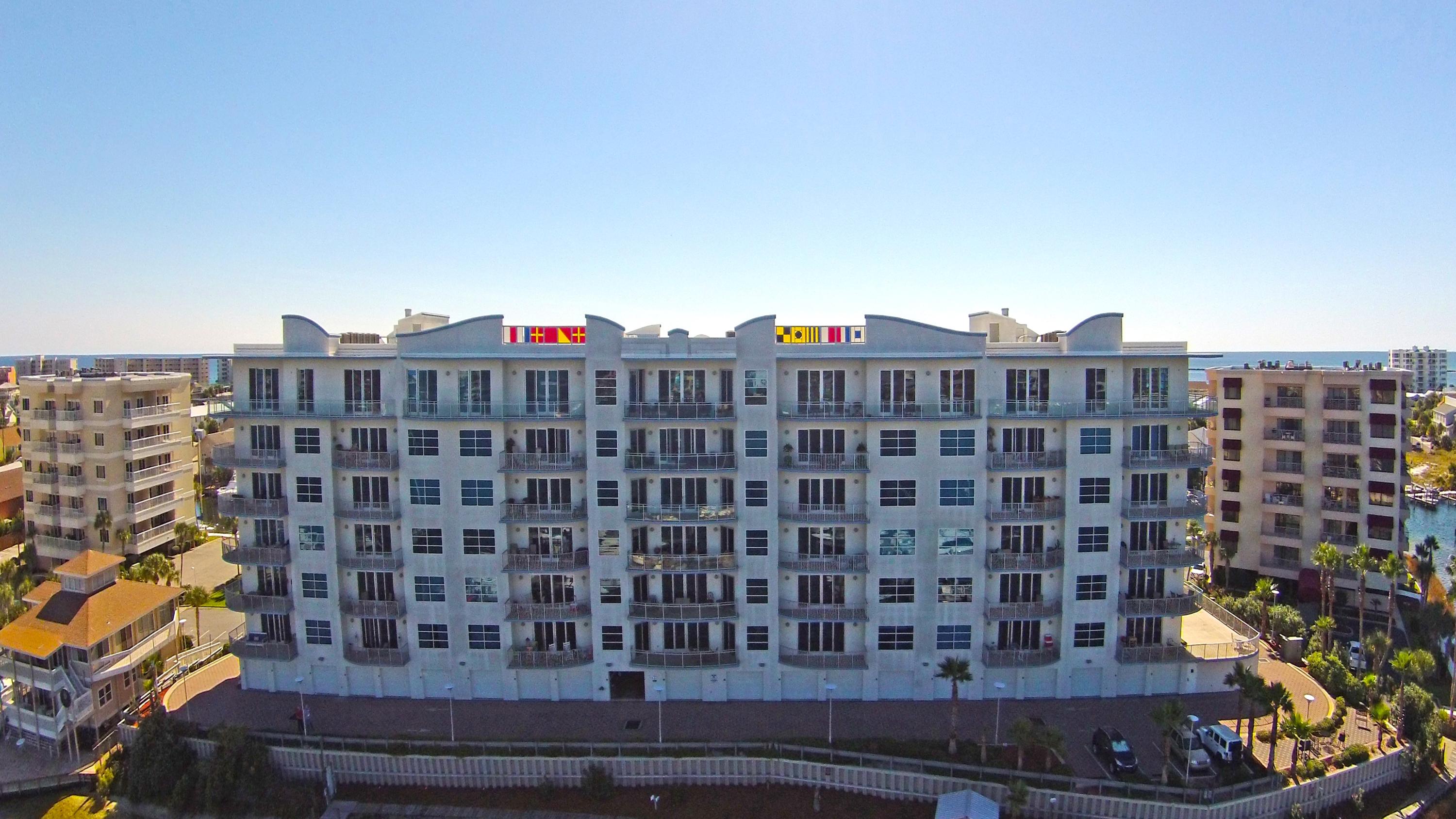HARBOR LIGHTS - Residential