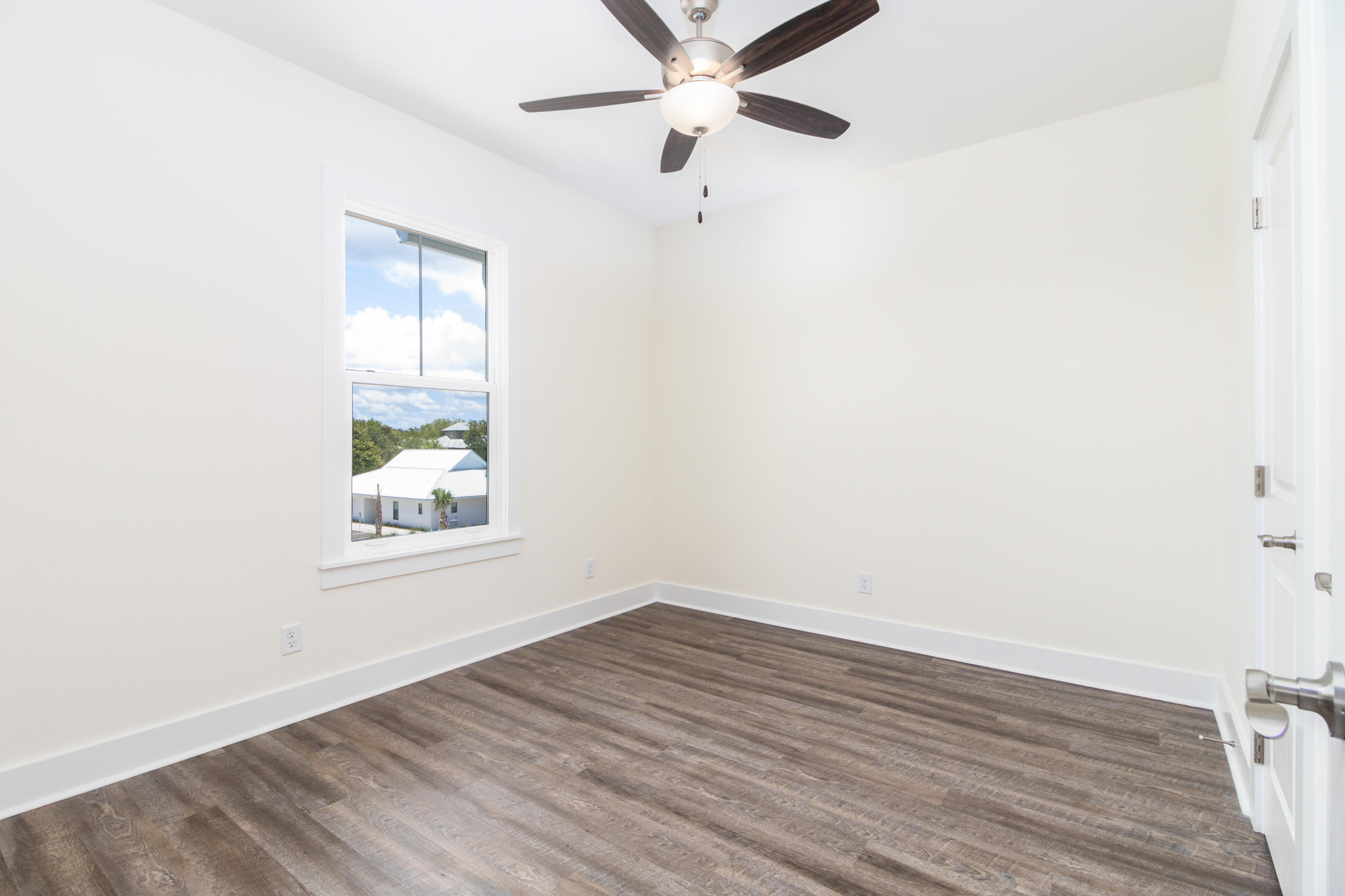 Hidden Lake condominiums - Residential