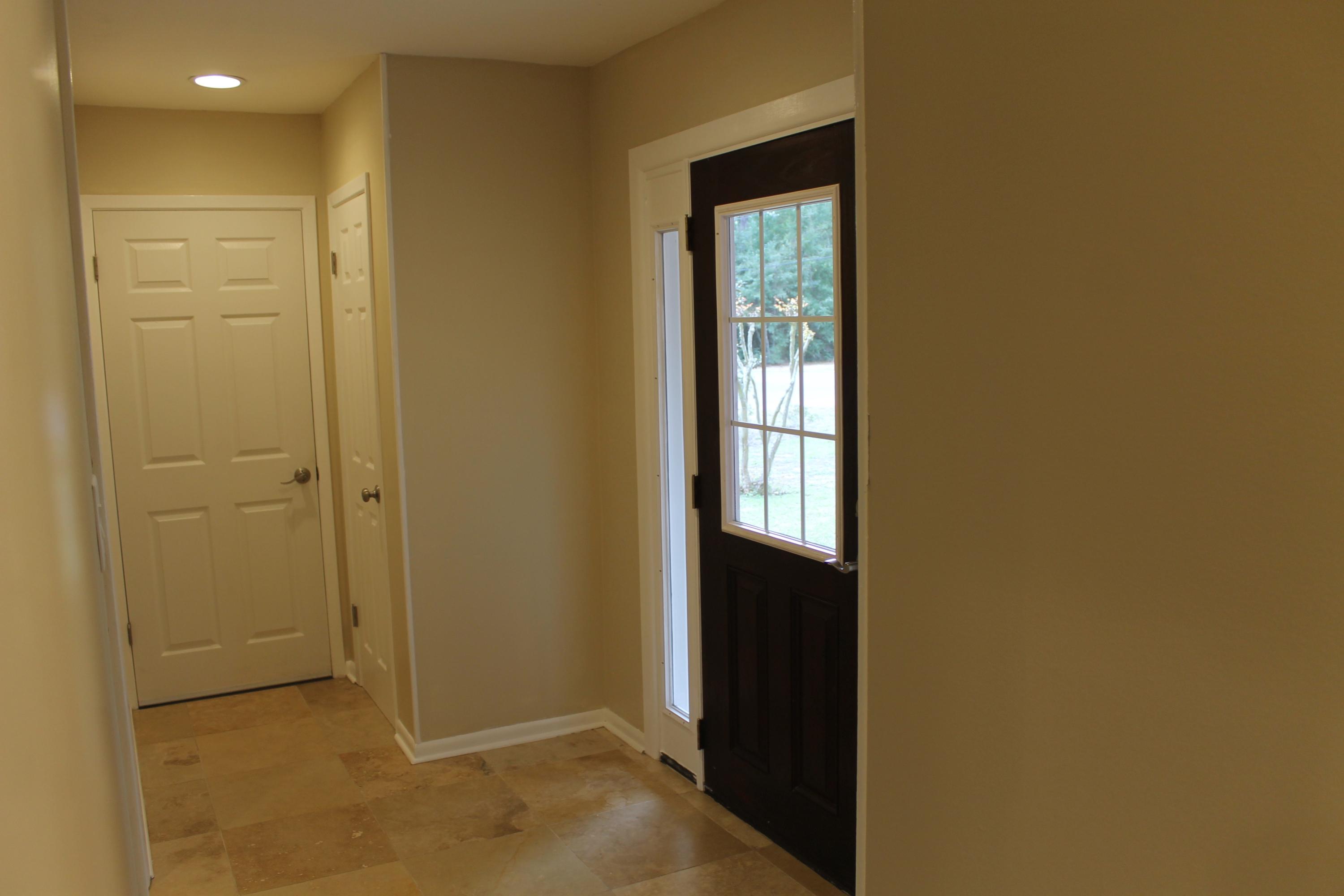 VALPARAISO PINECREST 6 - Residential Lease