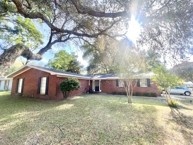 Available for move-in on May 10!This beautiful three bedroom, two bathroom house is located on a large corner lot in a well-established neighborhood near the bay in Niceville. There is a spacious family room and a spacious living room with fireplace! The kitchen has gorgeous natural wood cabinets and black granite countertops with a breakfast bar and stainless steel appliances. The bedrooms are spacious with long windows and There is travertine tile floors throughout! SHORT TERM OPTION ONLY, LEASE TERM THROUGH SEPTEMBER 30!Pets permitted with Owner approval- Pet fee required.Tenant to verify all dataTo schedule a viewing, please call Sound Choice Real Estate at 850.389.8533