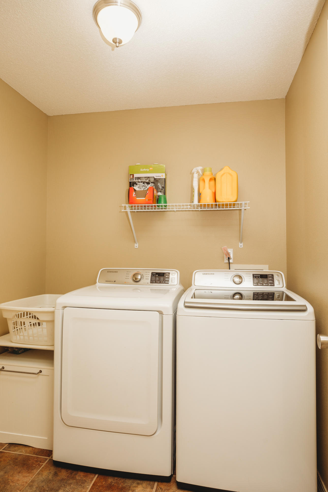 HIDDEN ESTATES - Residential