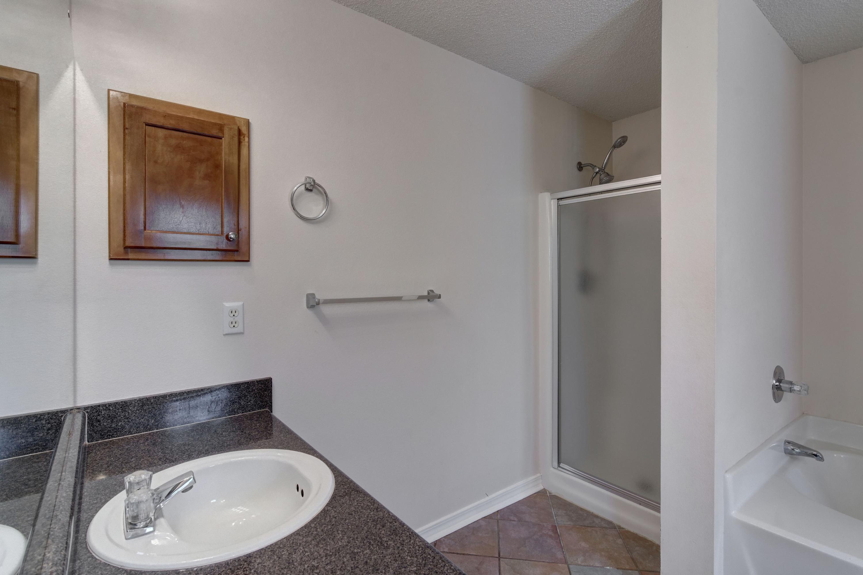 CREETWOODS - Residential