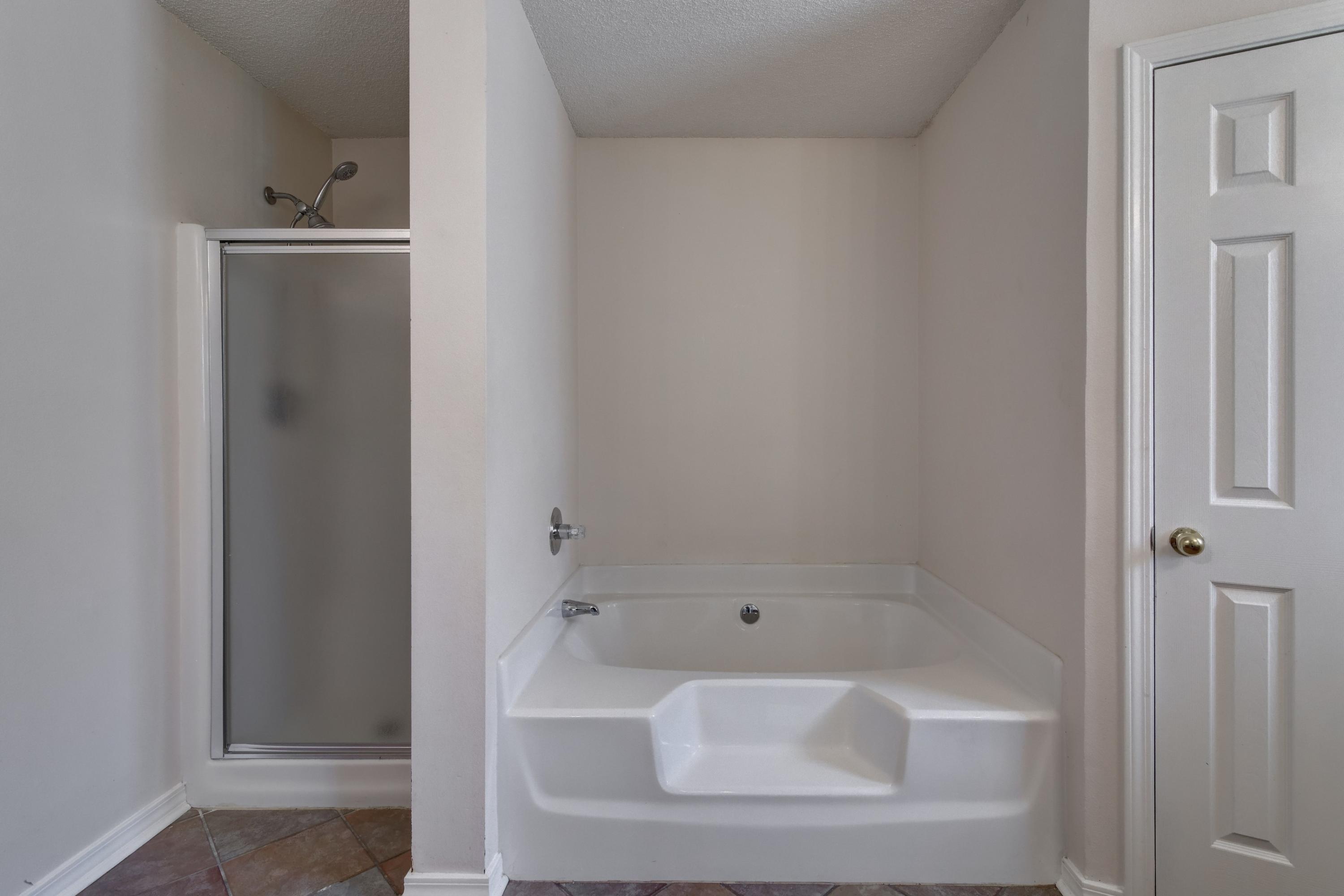 CREETWOODS - Residential