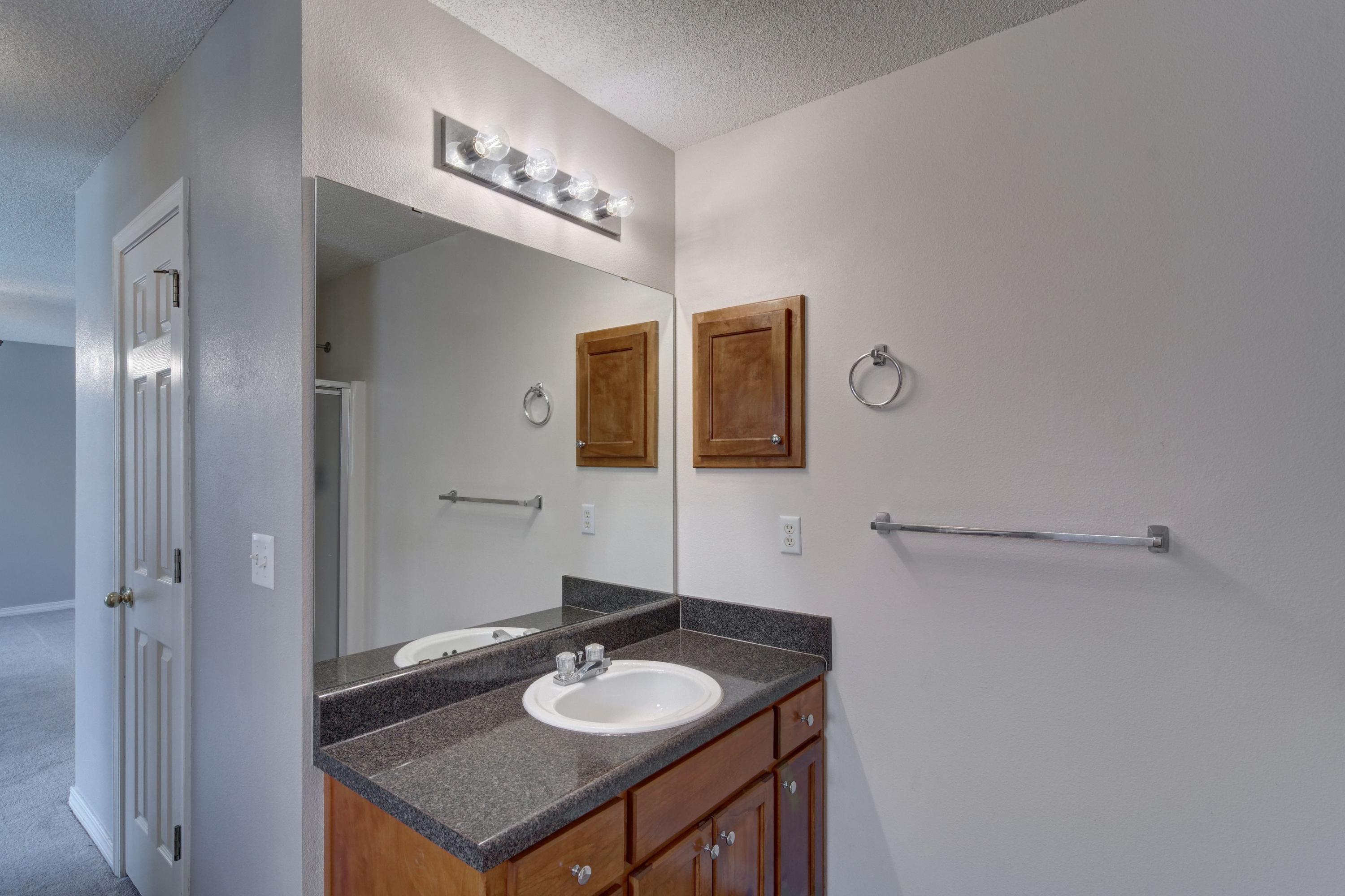 CREETWOODS - Residential