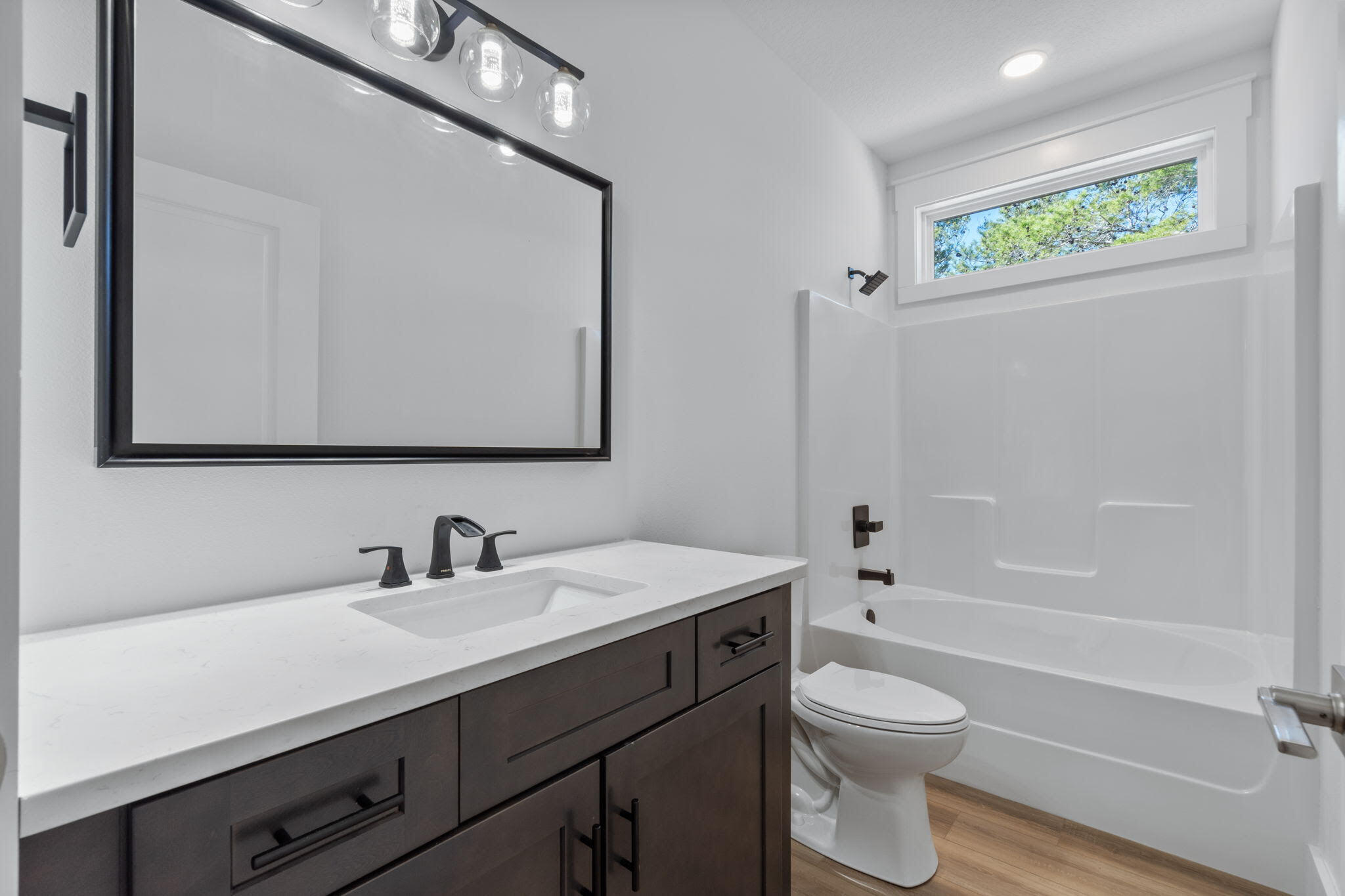 HOLLEY BY THE SEA - Residential
