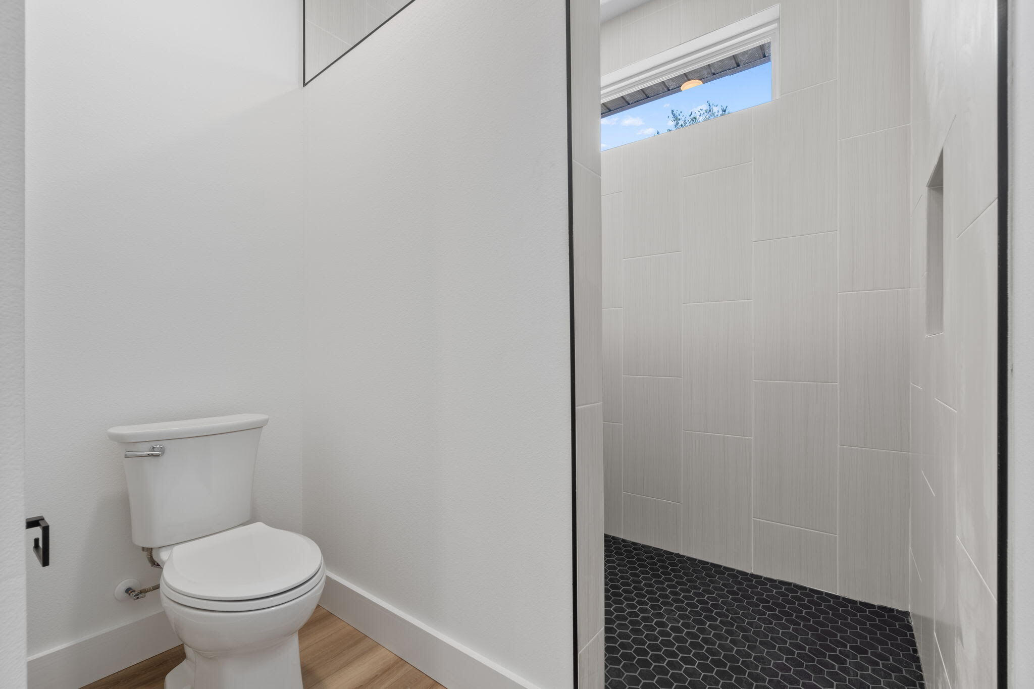 HOLLEY BY THE SEA - Residential