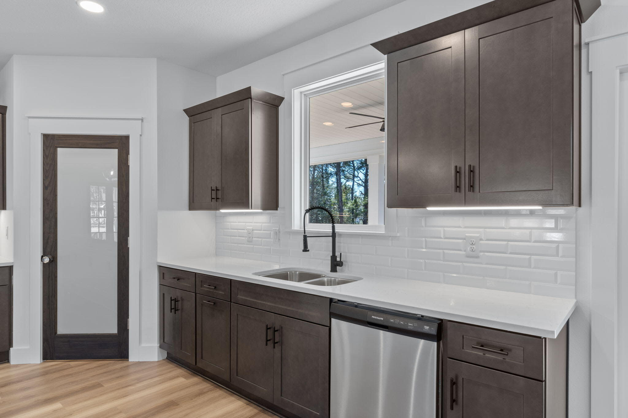 HOLLEY BY THE SEA - Residential