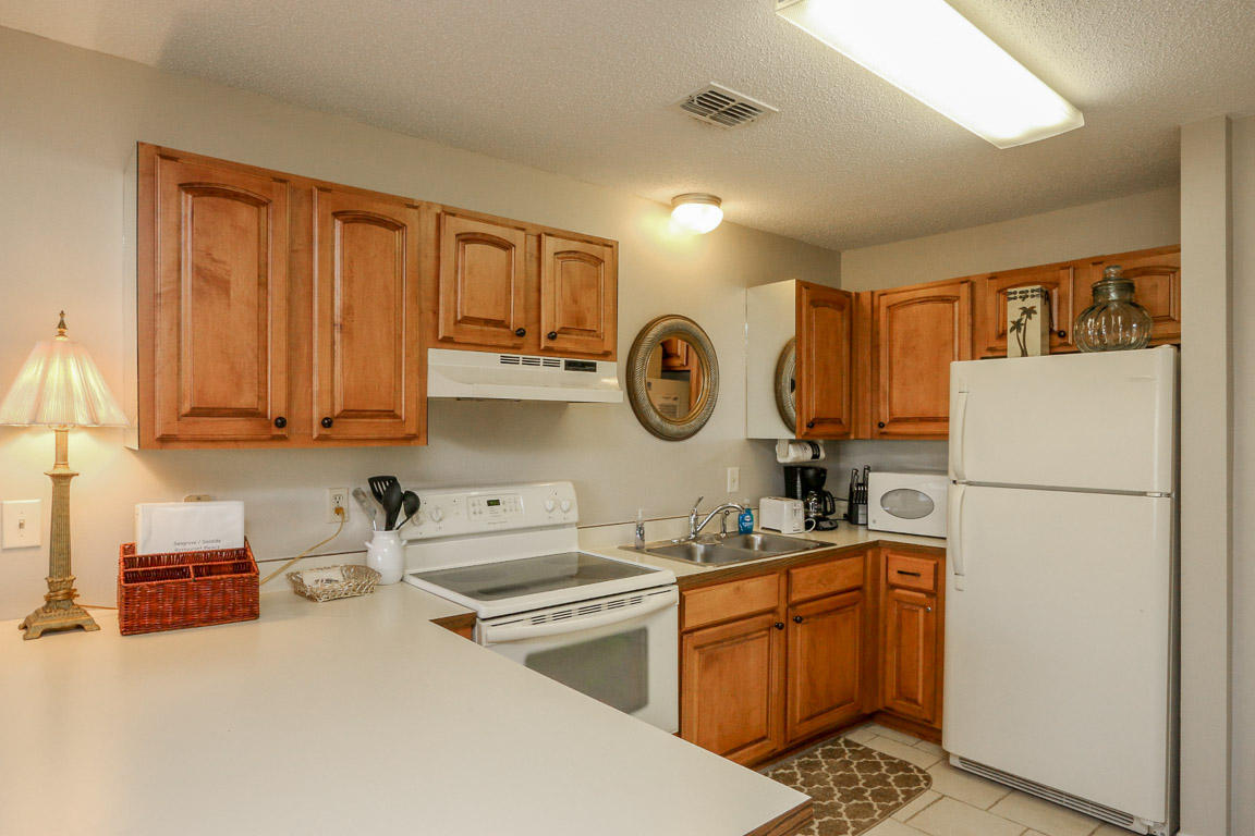 BEACHWOOD VILLAS CONDO - Residential