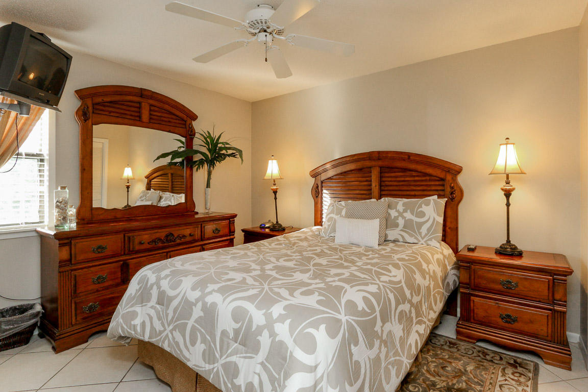 BEACHWOOD VILLAS CONDO - Residential