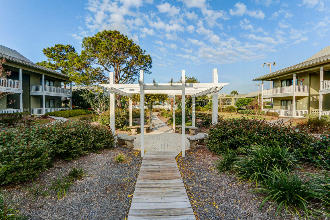 BEACHWOOD VILLAS CONDO - Residential