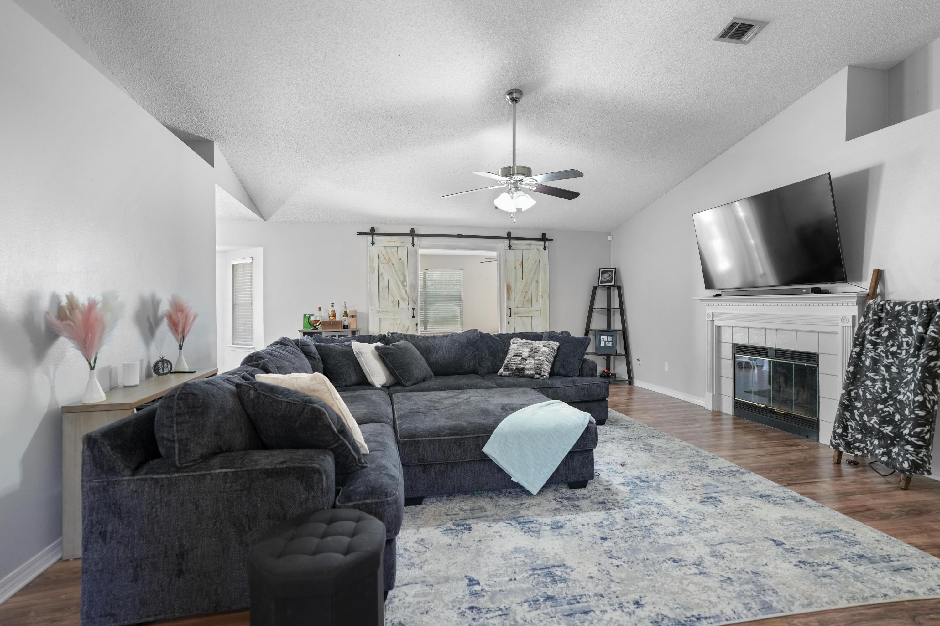 WESTVIEW ESTATES PHASE FIVE - Residential
