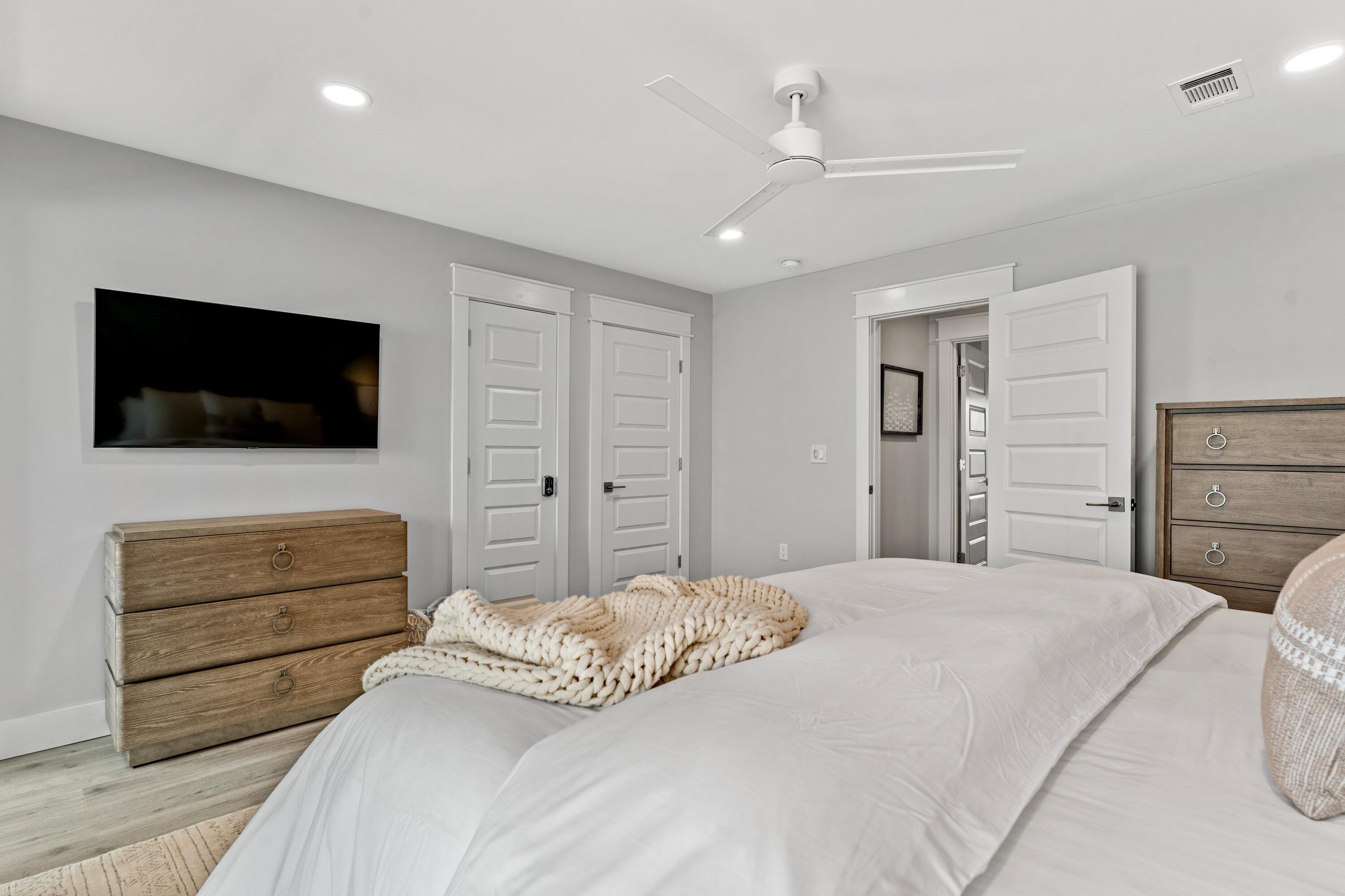 SEA CLIFFS T/H PH 1 - Residential