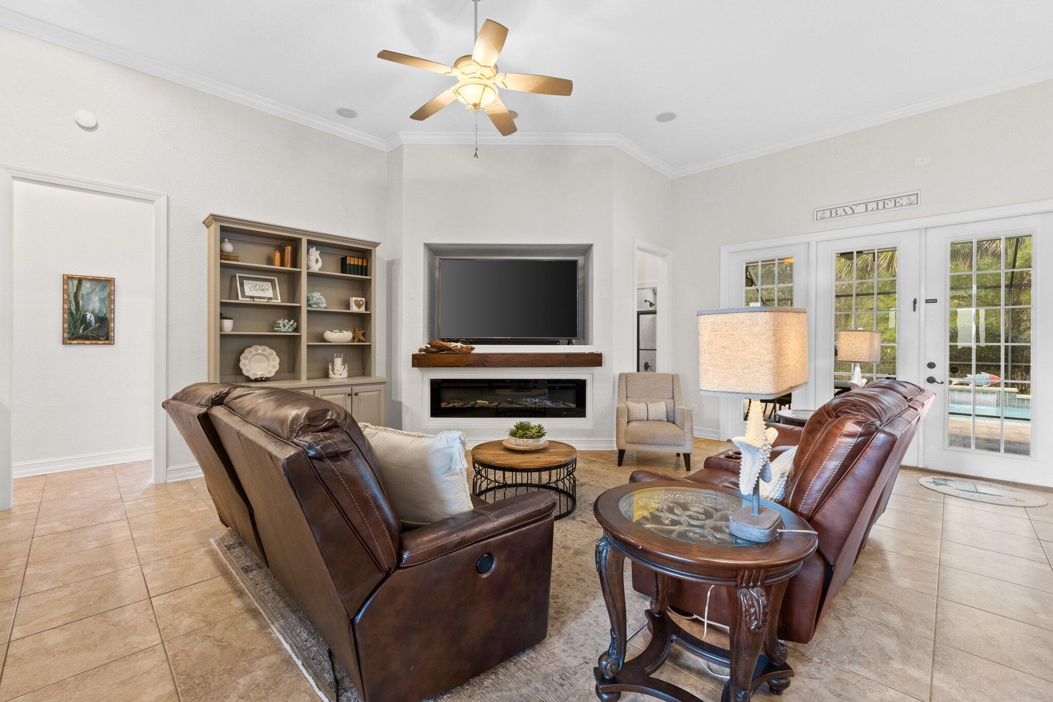HAMMOCK BAY - Residential