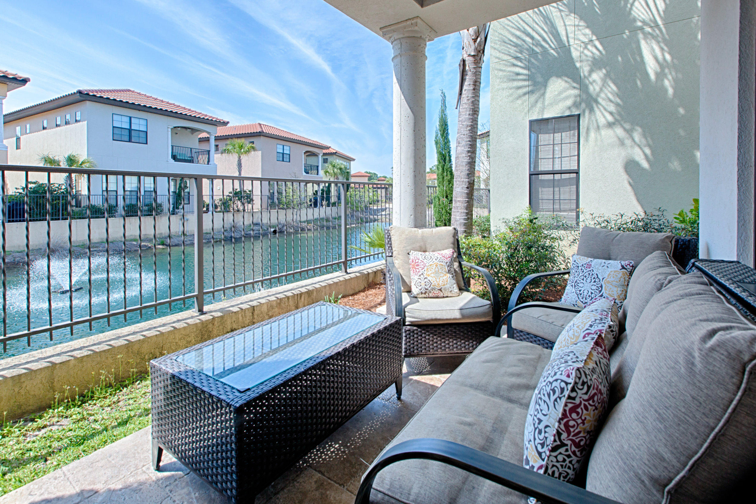 VILLA LAGO - Residential