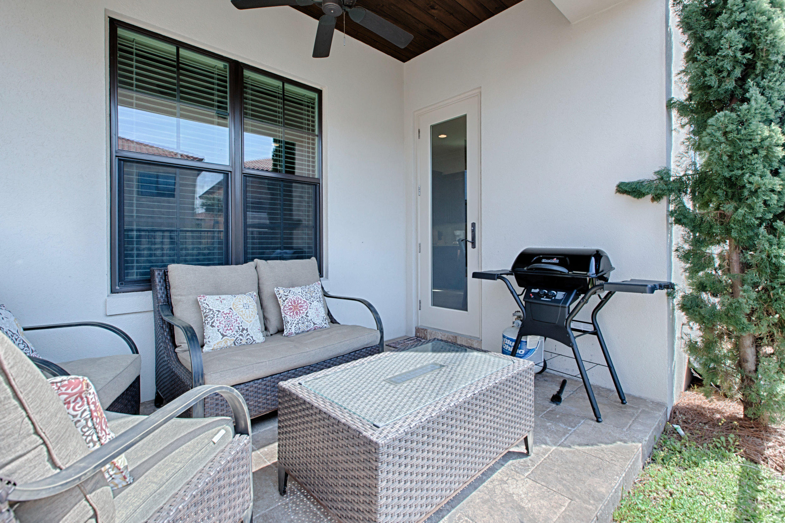 VILLA LAGO - Residential