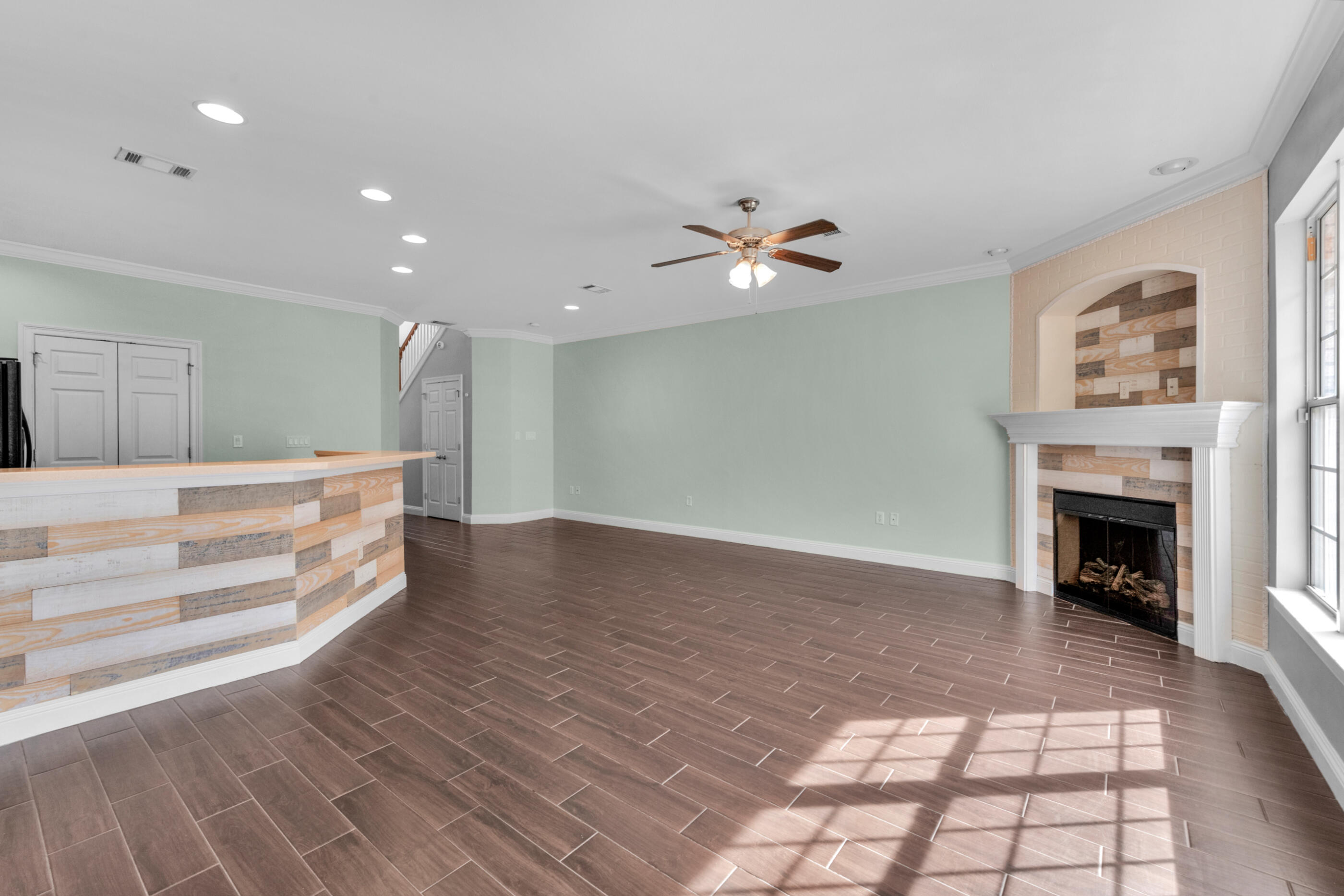 WALTON OAKS - Residential